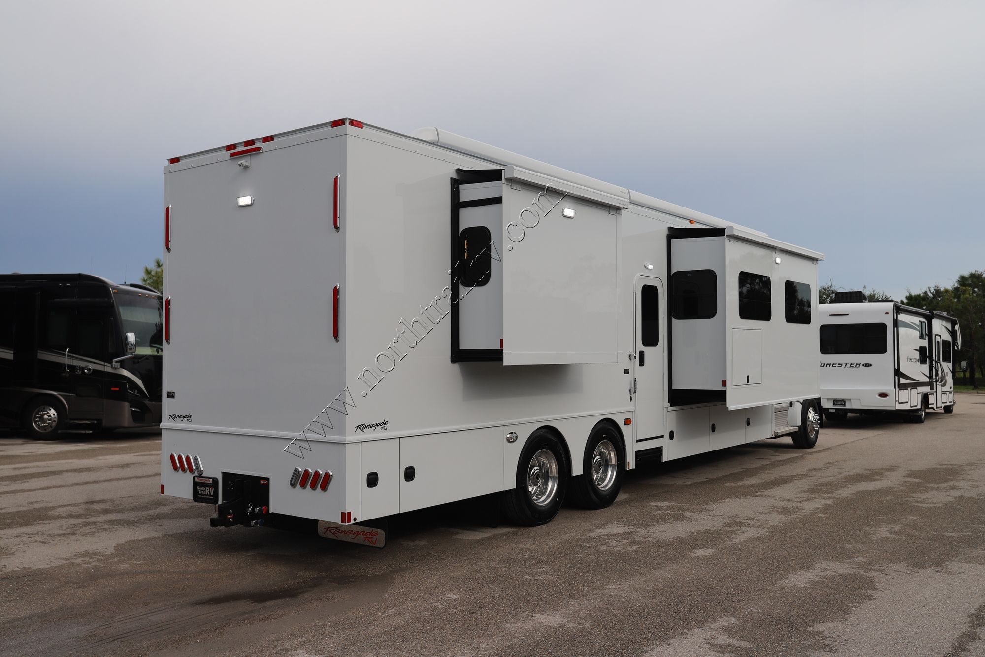 New 2024 Renegade Rv Classic 43CMD Super C  For Sale