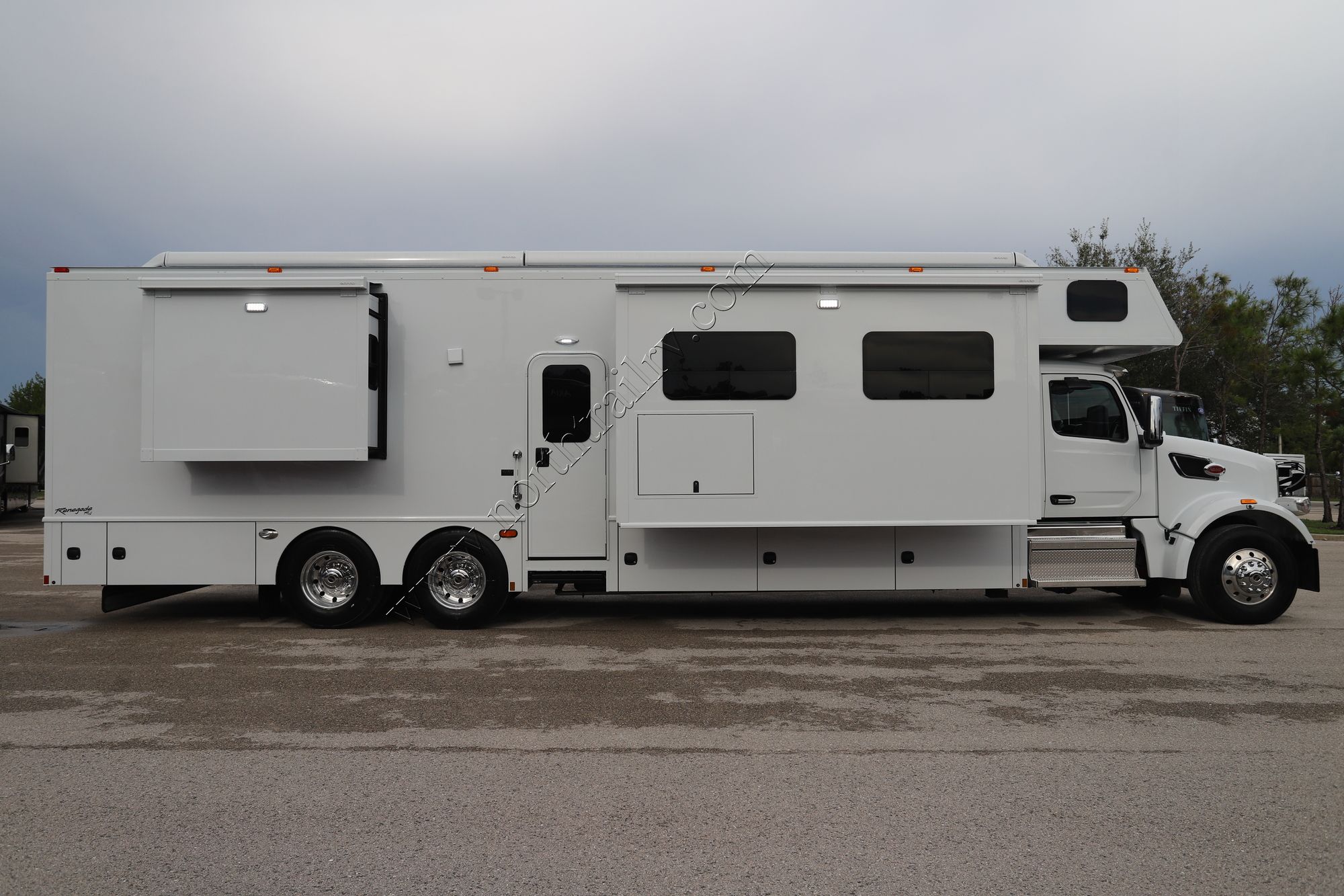 New 2024 Renegade Rv Classic 43CMD Super C  For Sale