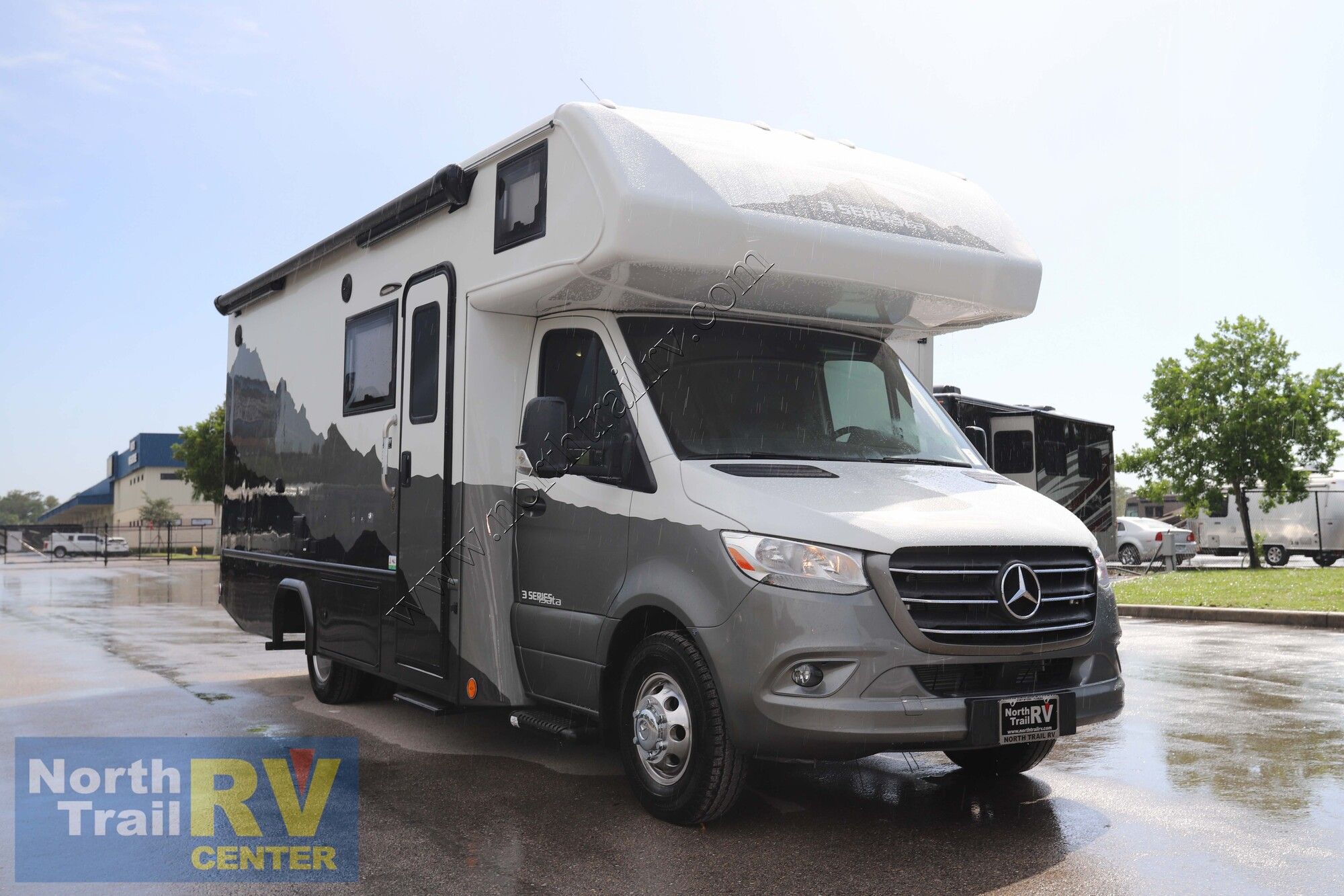 New 2024 Dynamax Isata 3 24FW FREEDOM EDITION Class C  For Sale