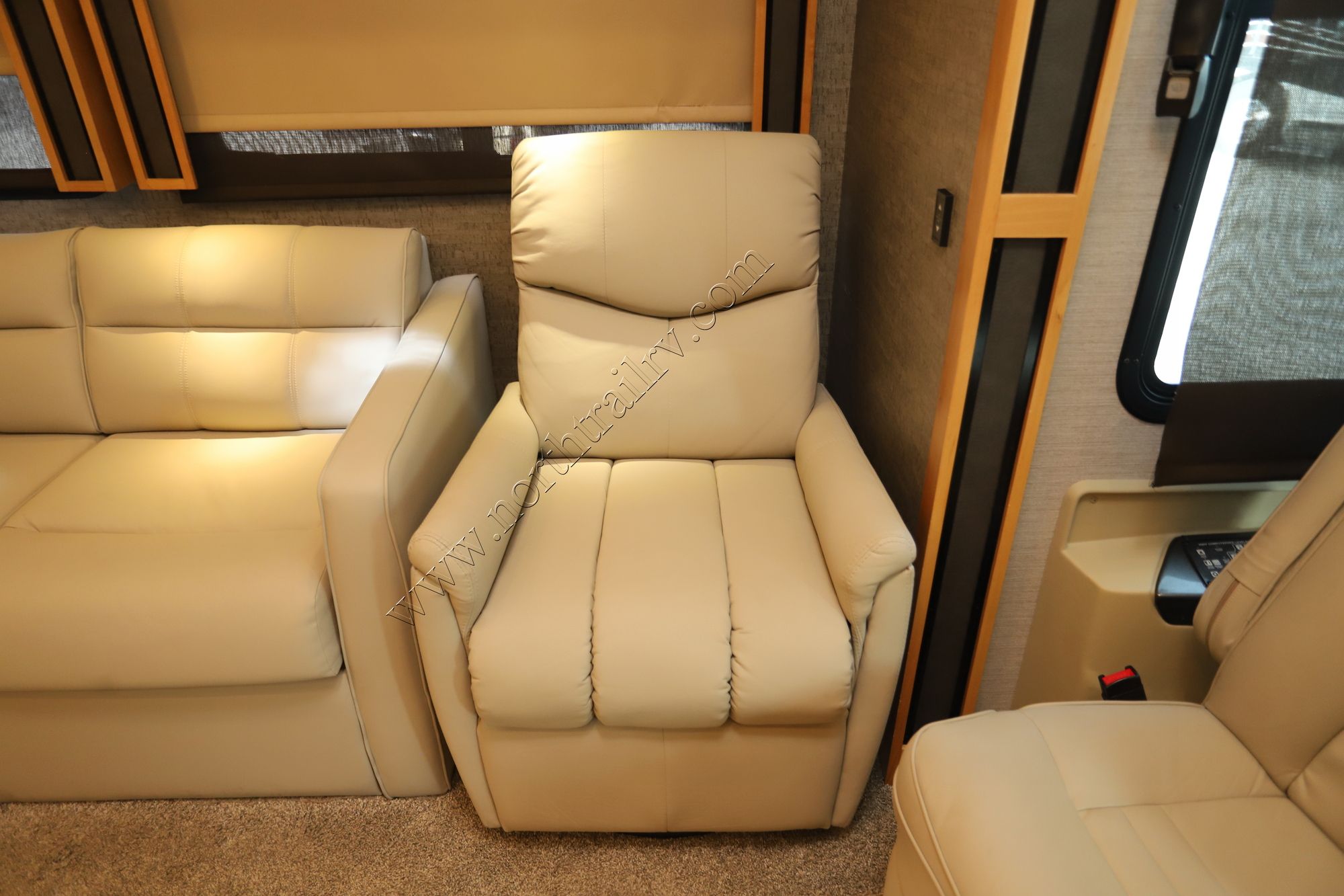 Used 2021 Tiffin Motor Homes Allegro Red 33AA Class A  For Sale