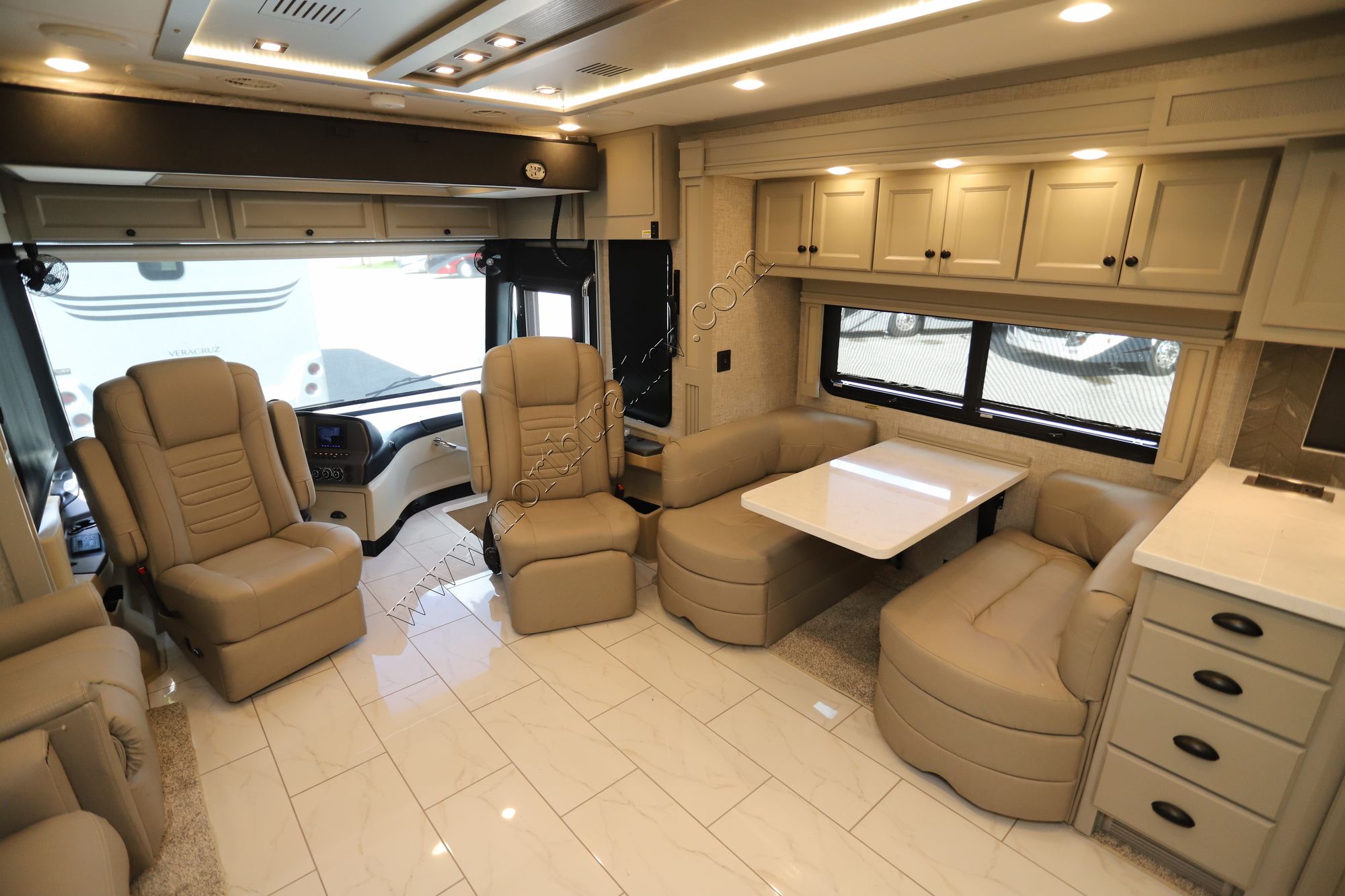 New 2024 Tiffin Motor Homes Allegro Red 33AA Class A  For Sale