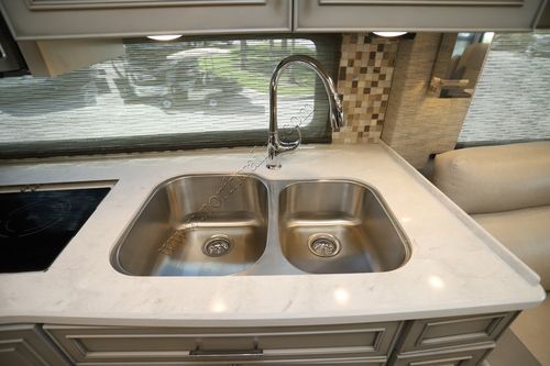 2024 Newmar Mountain Aire 3825