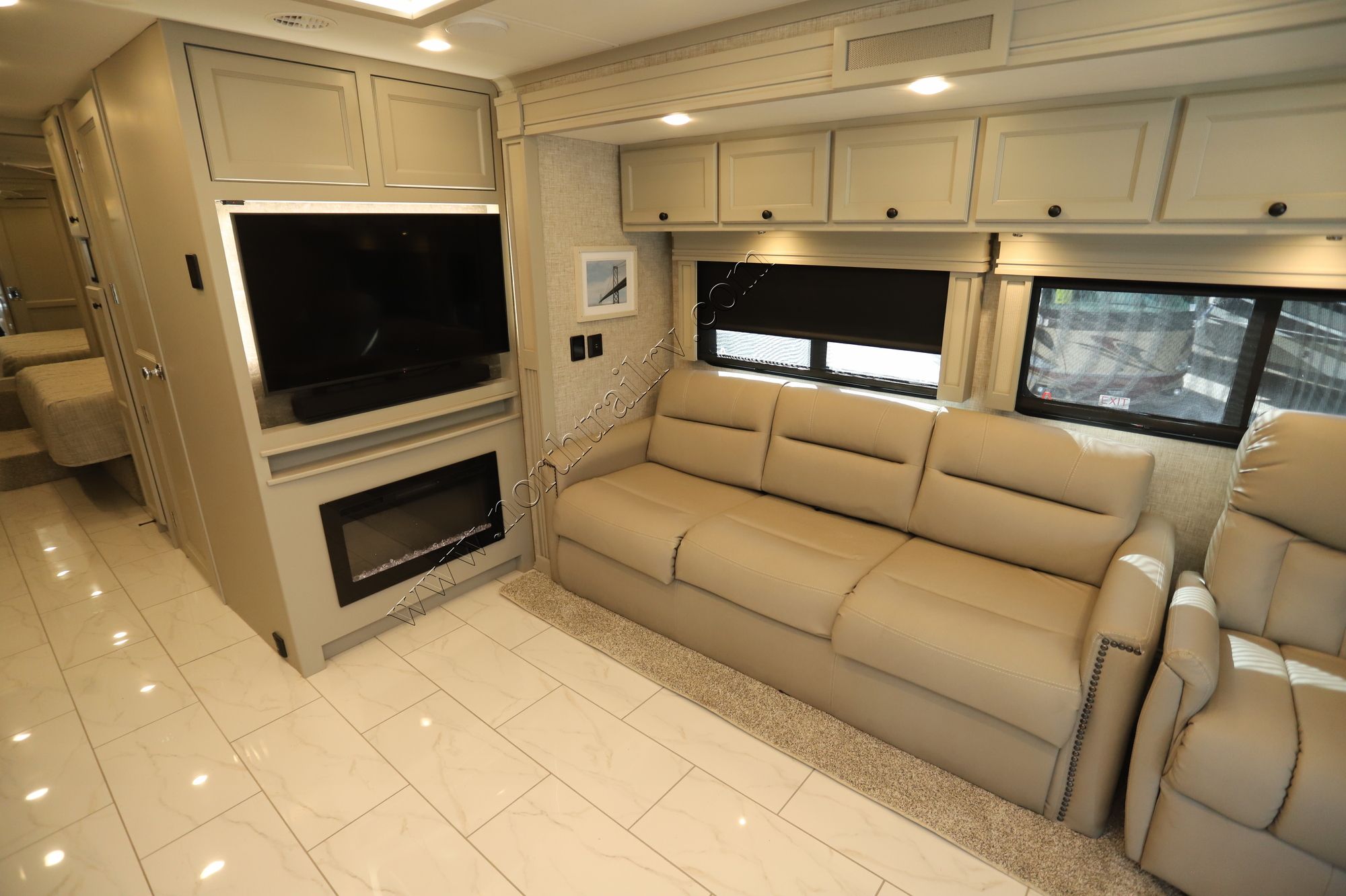 New 2024 Tiffin Motor Homes Allegro Red 33AA Class A  For Sale