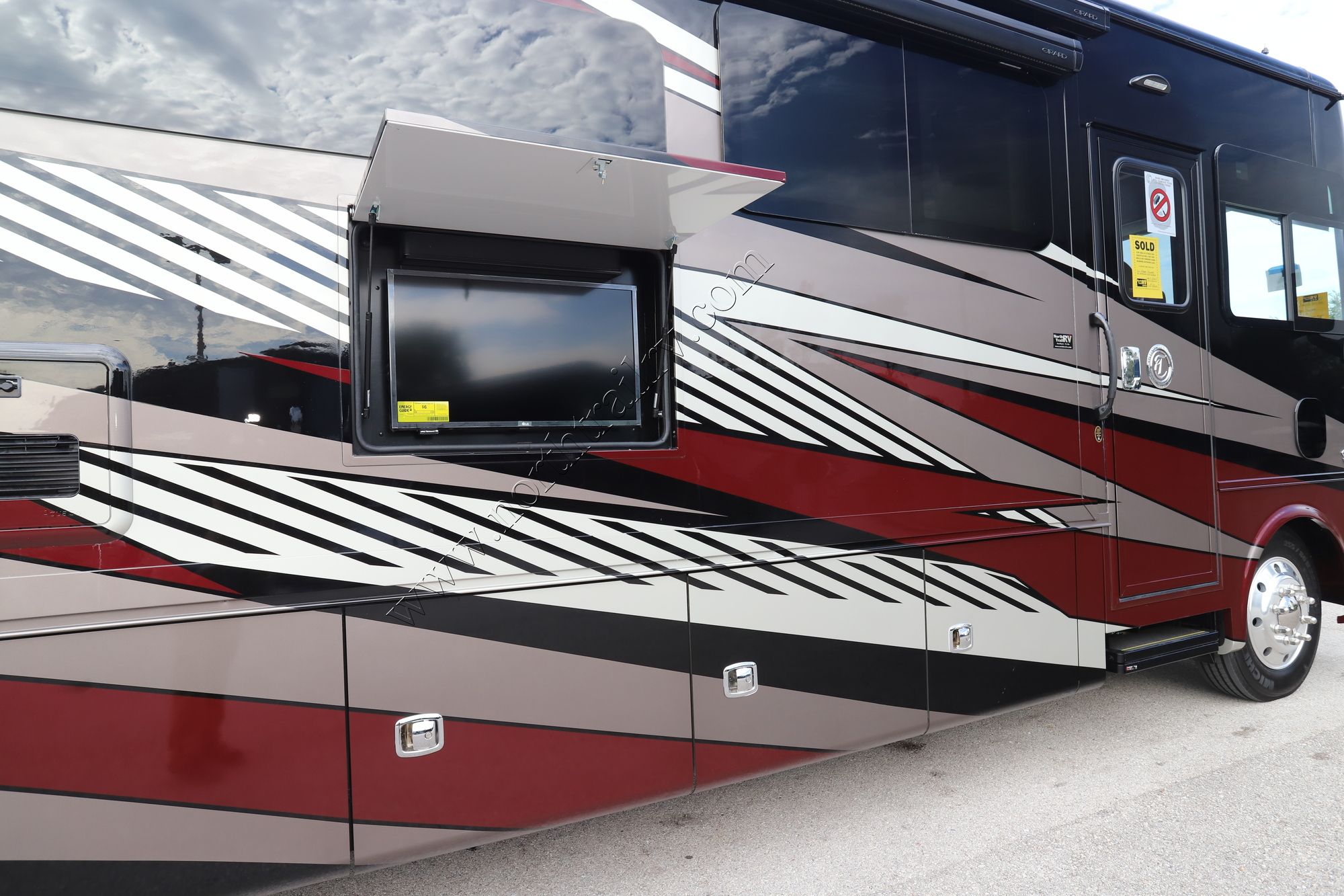 New 2024 Tiffin Motor Homes Allegro 34PA Class A  For Sale