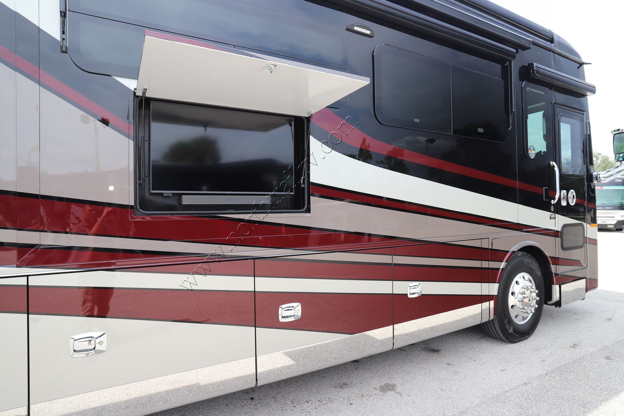 New 2024 Tiffin Motor Homes Allegro Bus 45 FP Class A  For Sale
