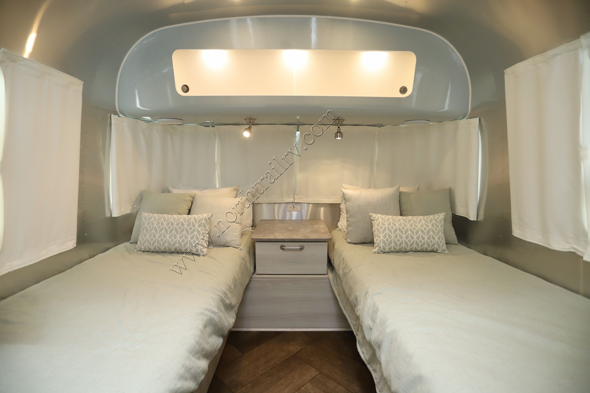 Used 2023 Airstream International 27FB TWIN Travel Trailer  For Sale