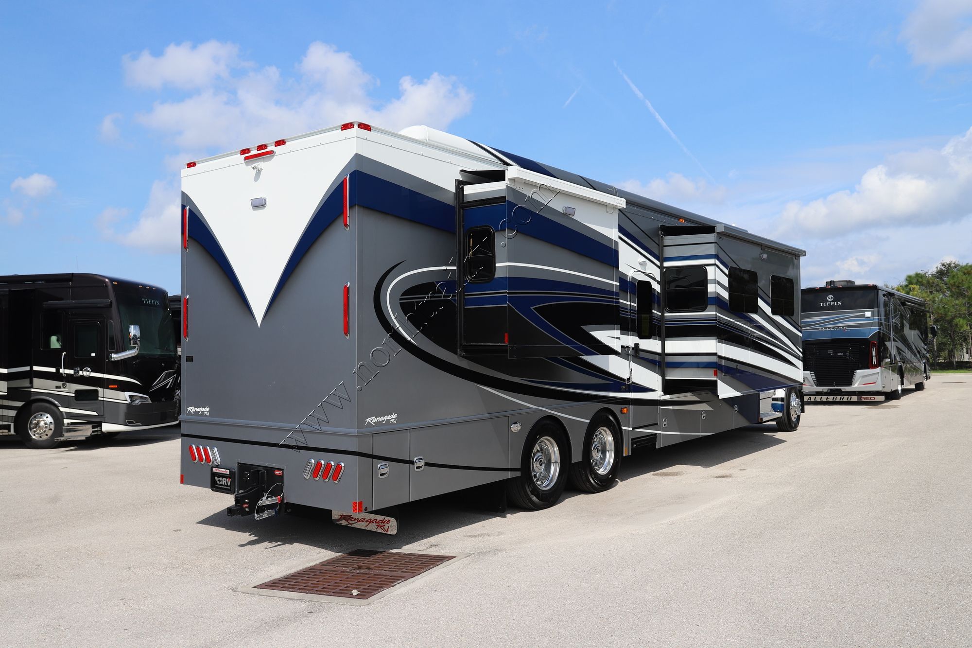 New 2024 Renegade Rv Classic 43CMD Super C  For Sale