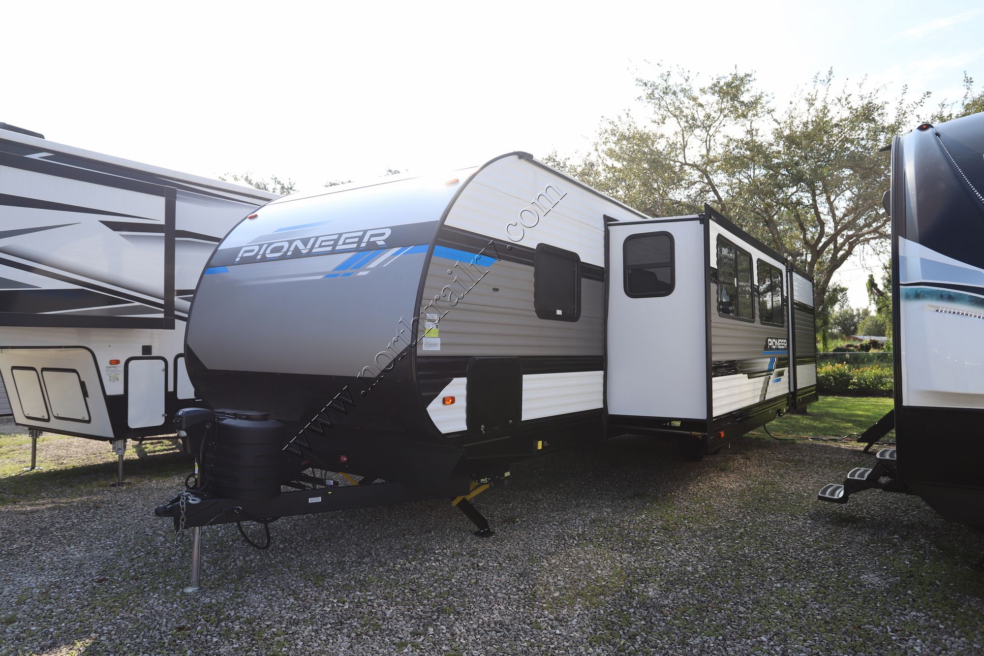 Used 2024 Heartland Rv Pioneer DS320 Travel Trailer  For Sale