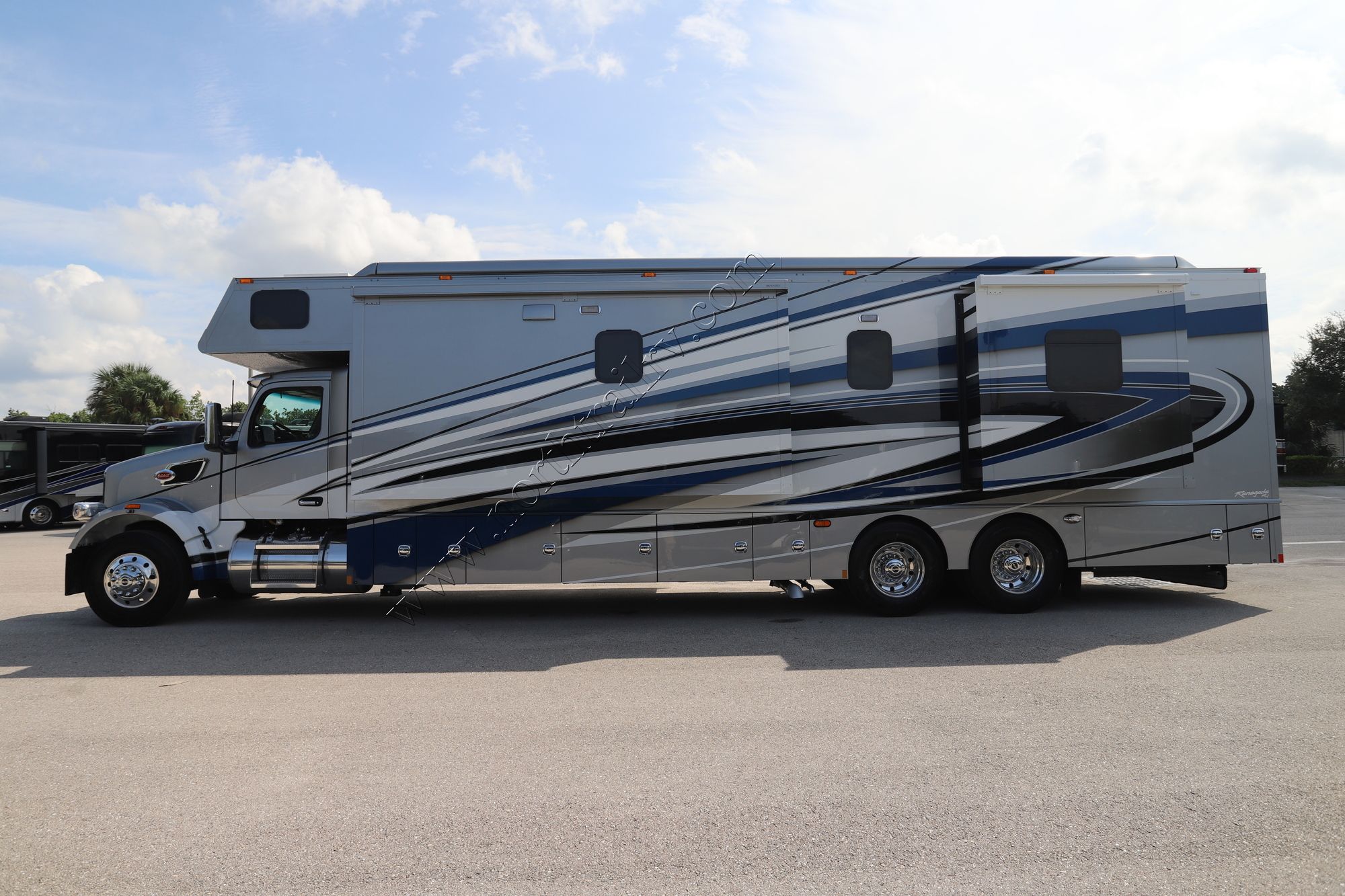 New 2024 Renegade Rv Classic 43CMD Super C  For Sale