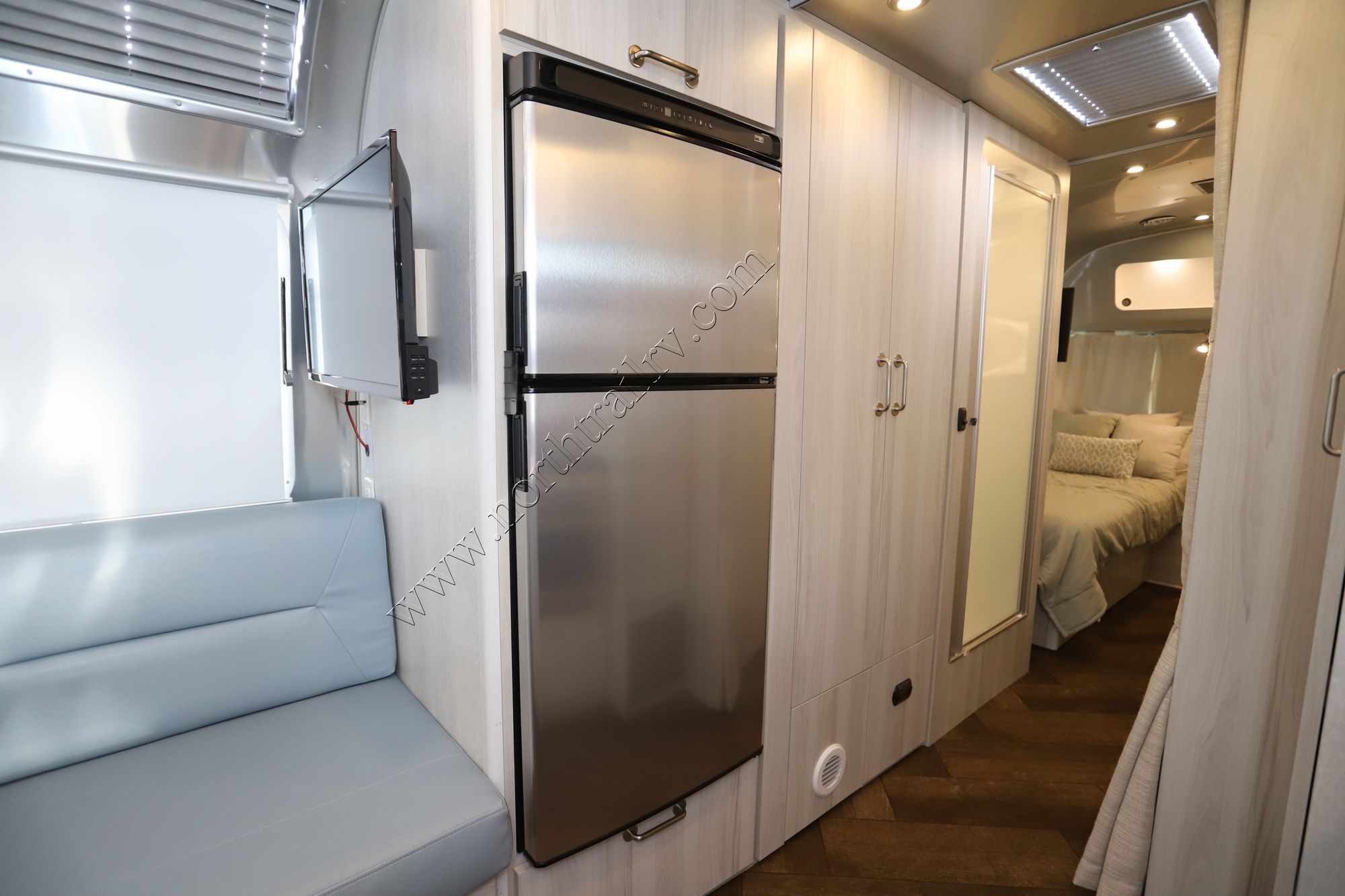 Used 2023 Airstream International 27FB TWIN Travel Trailer  For Sale