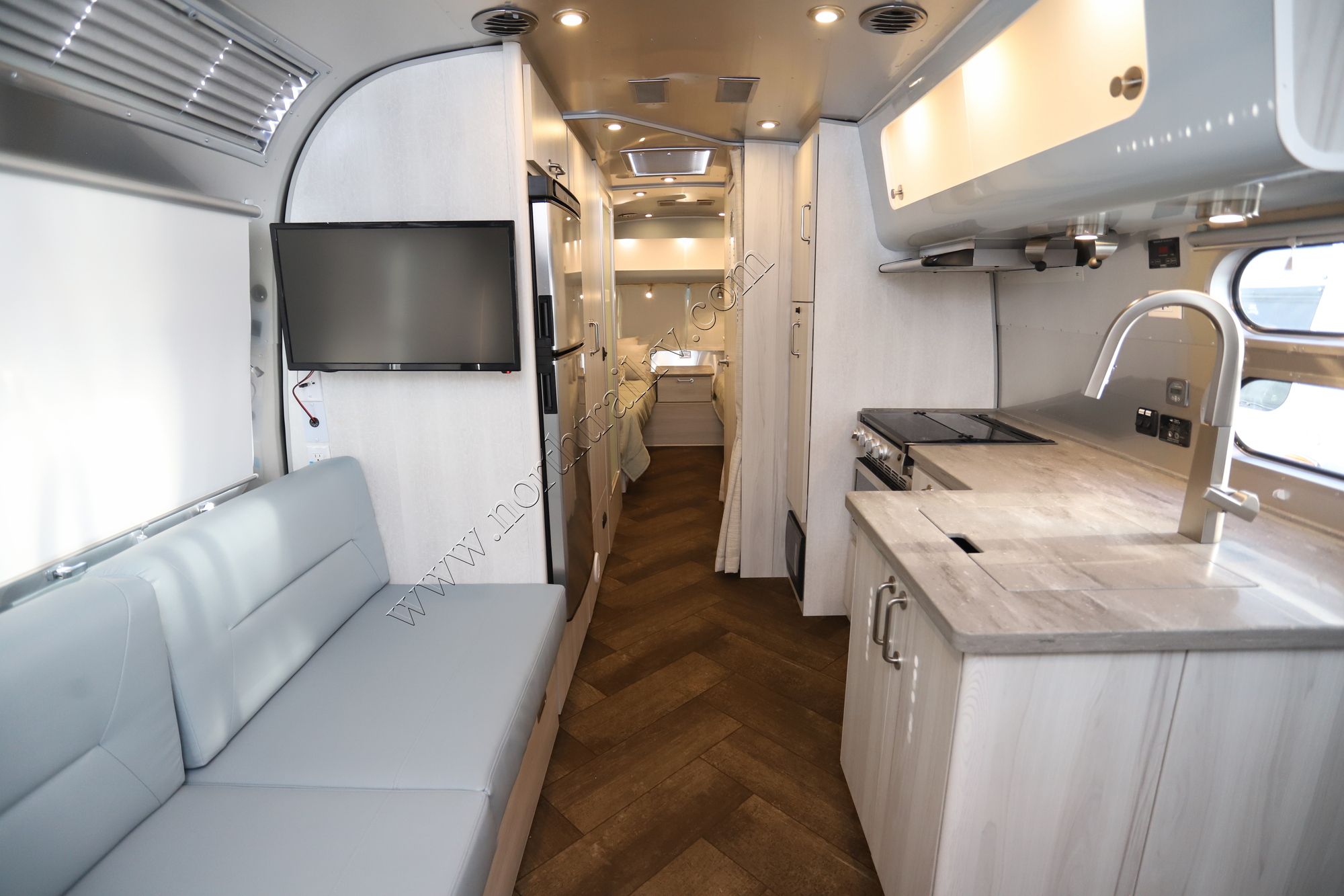 Used 2023 Airstream International 27FB TWIN Travel Trailer  For Sale