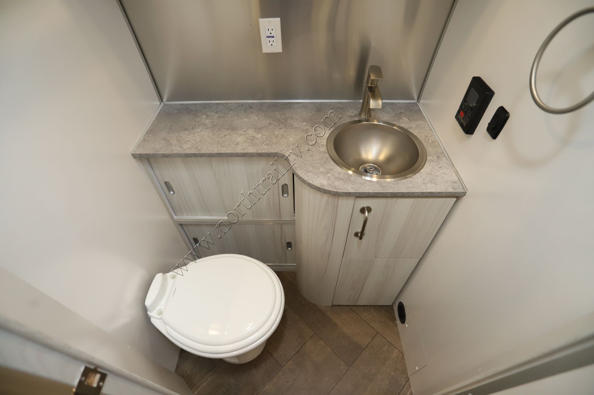 Used 2023 Airstream International 27FB TWIN Travel Trailer  For Sale