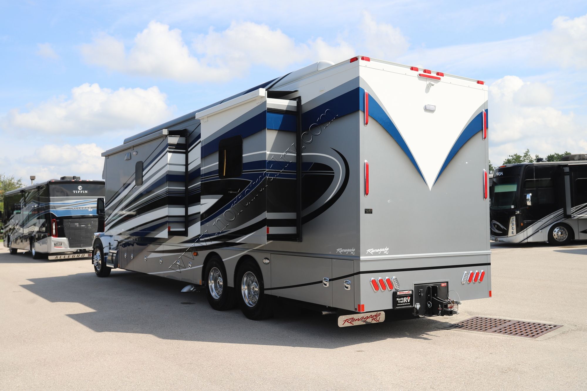 New 2024 Renegade Rv Classic 43CMD Super C  For Sale