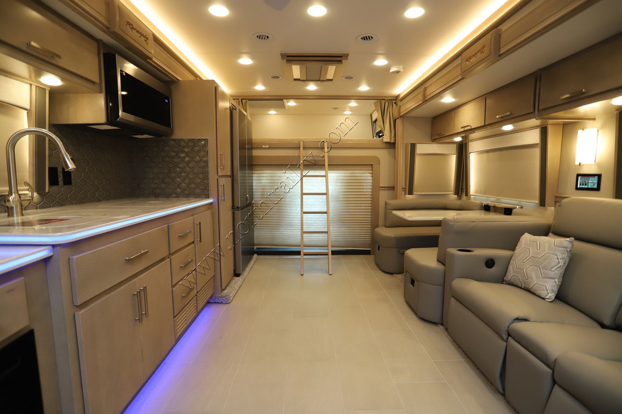 New 2024 Renegade Rv Classic 43CMD Super C  For Sale