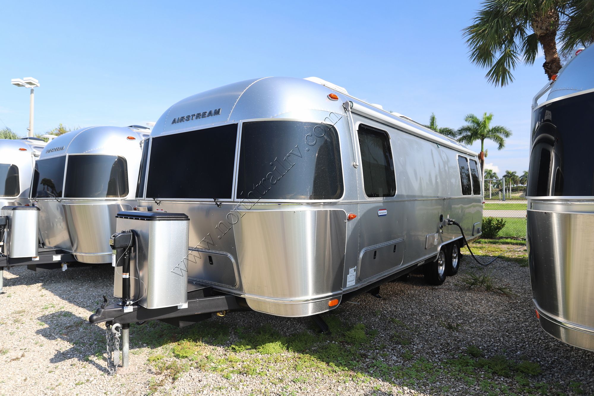 Used 2023 Airstream International 27FB TWIN Travel Trailer  For Sale