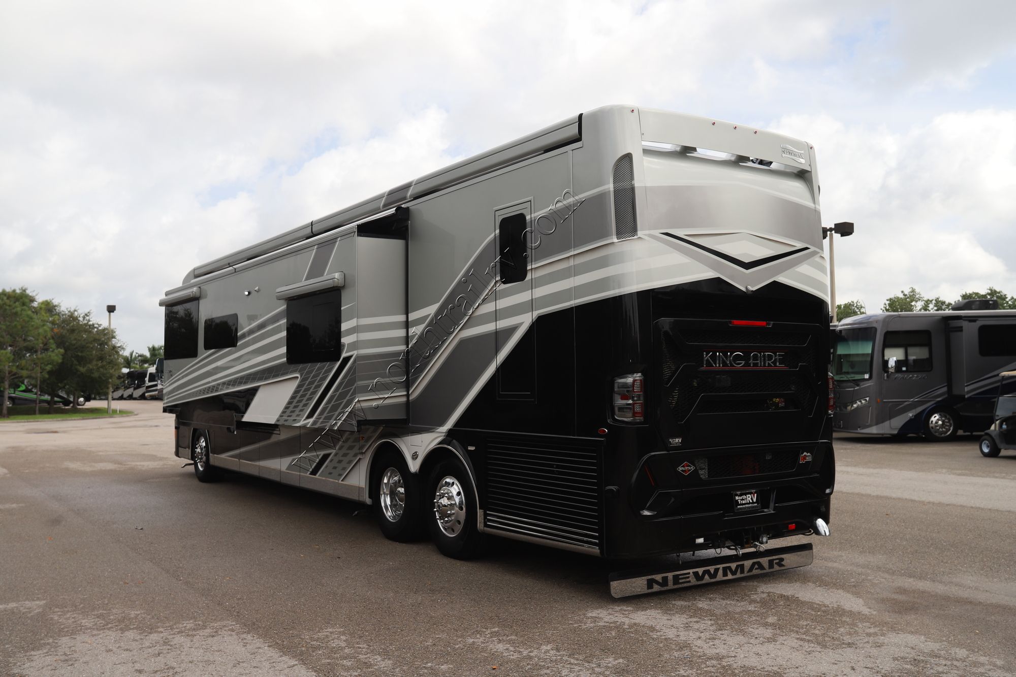 Used 2022 Newmar King Aire 4533 Class A  For Sale