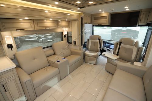 2024 Newmar London Aire 4521
