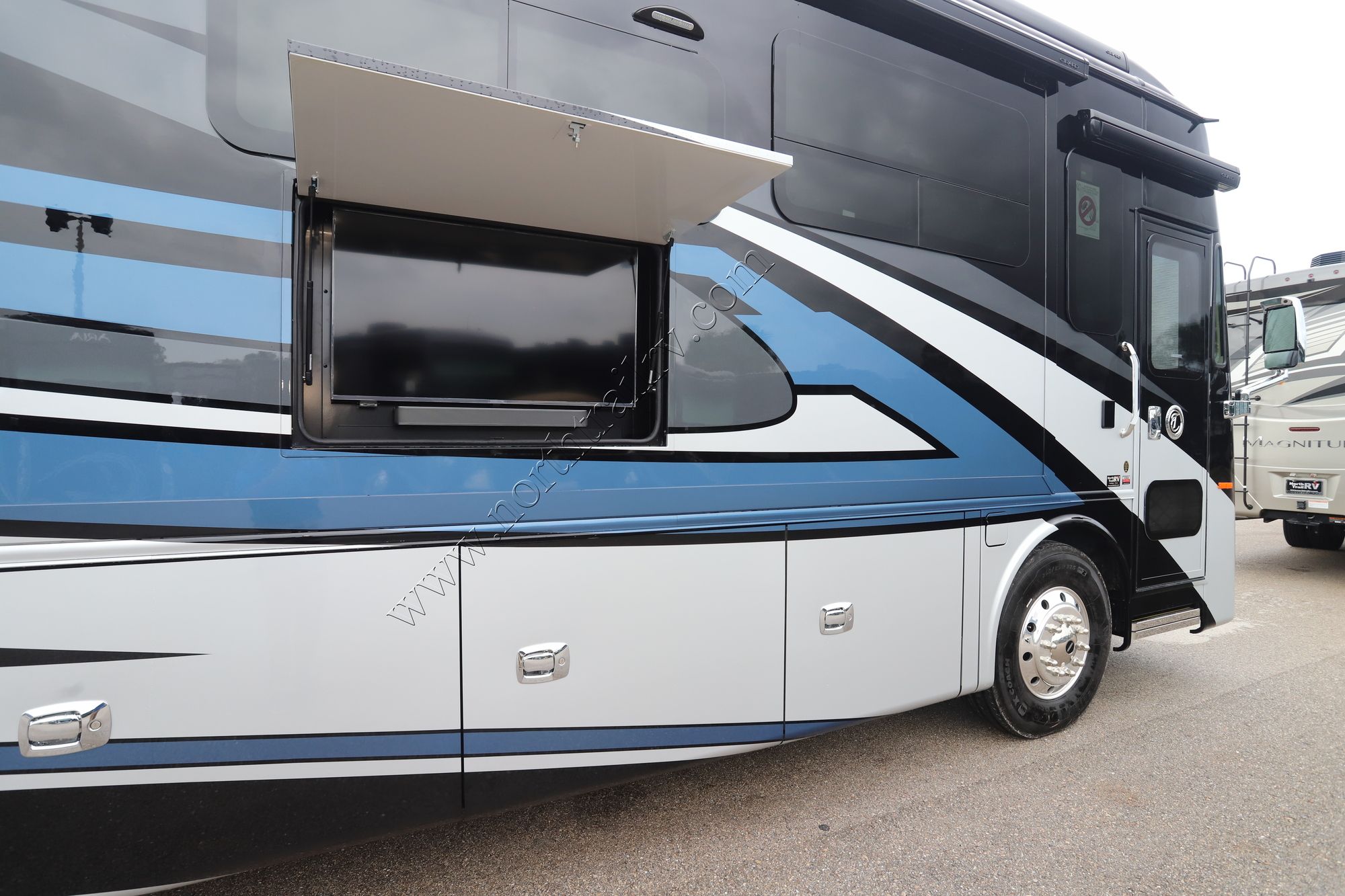 New 2024 Tiffin Motor Homes Phaeton 40IH Class A  For Sale