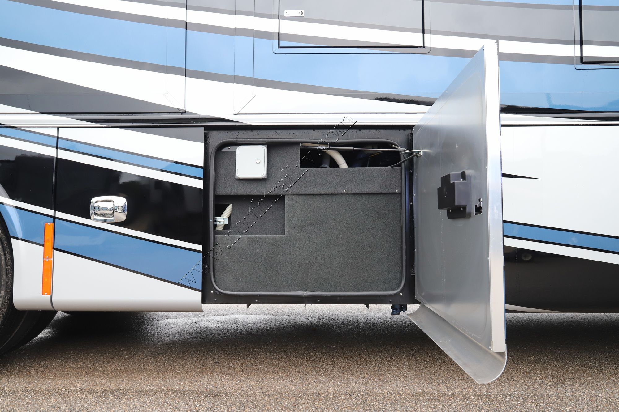 New 2024 Tiffin Motor Homes Phaeton 40IH Class A  For Sale