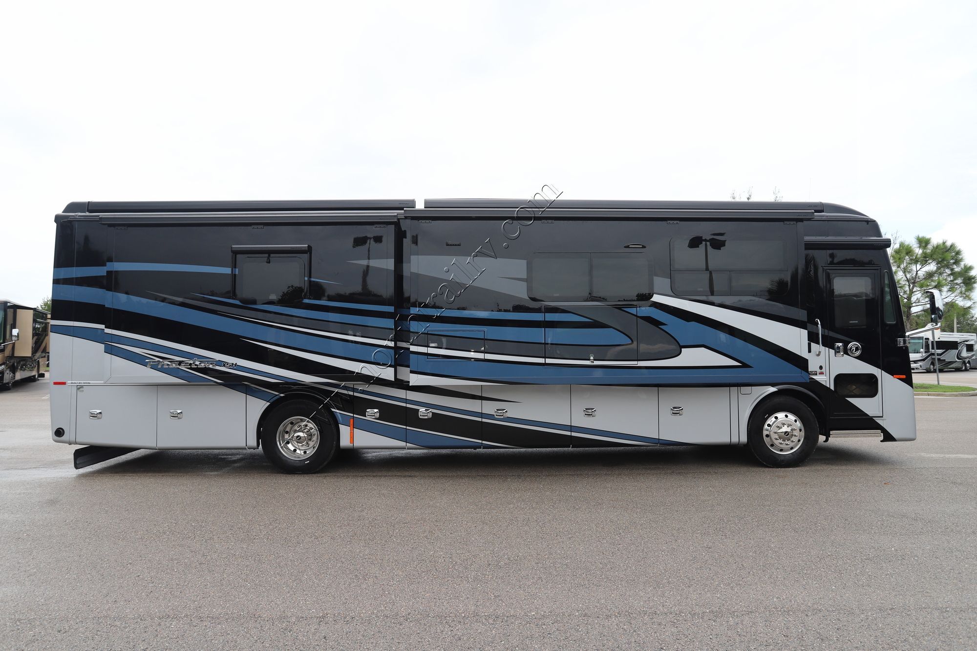 New 2024 Tiffin Motor Homes Phaeton 40IH Class A  For Sale