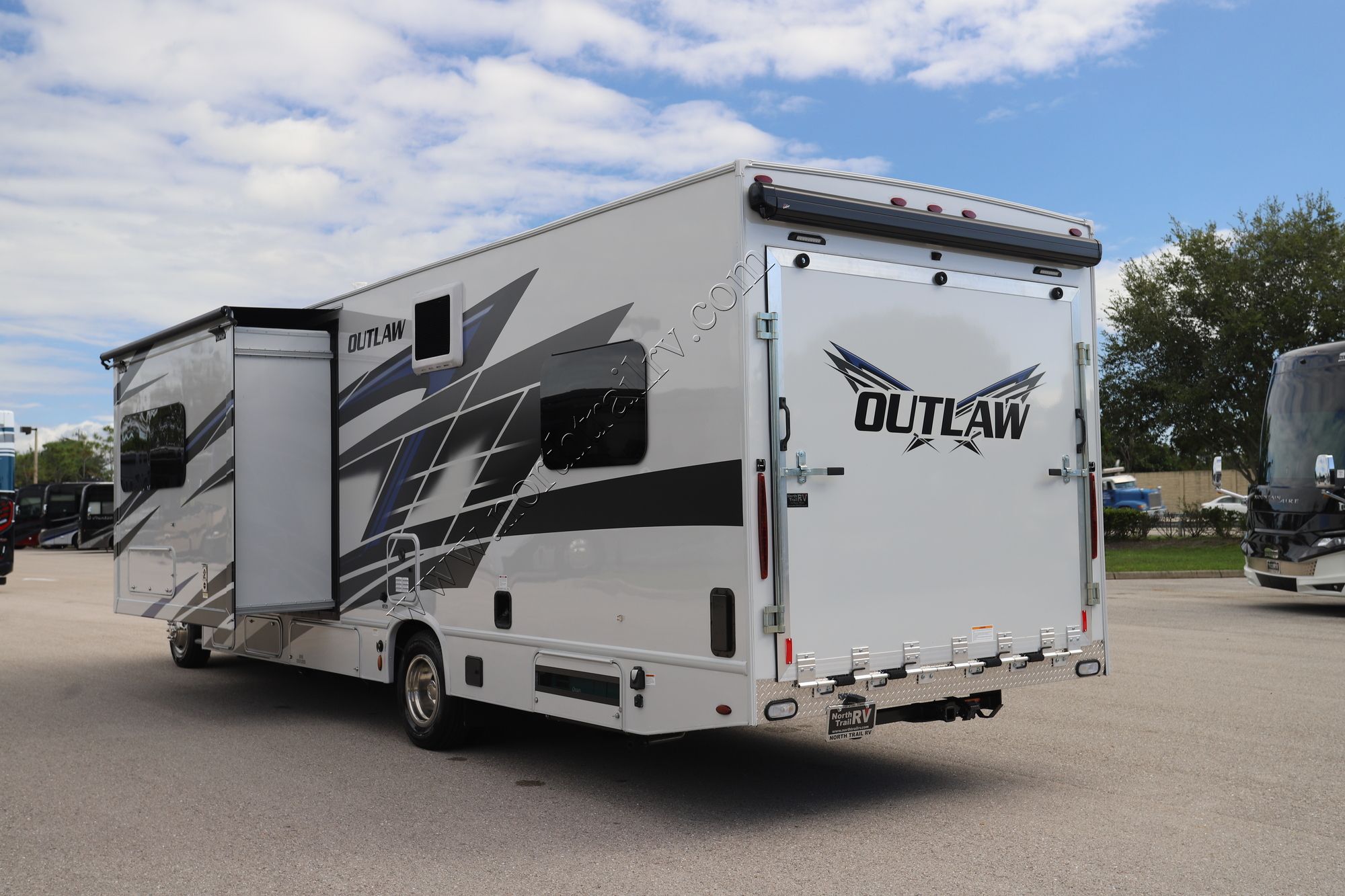 New 2024 Thor Outlaw 29T Class C  For Sale