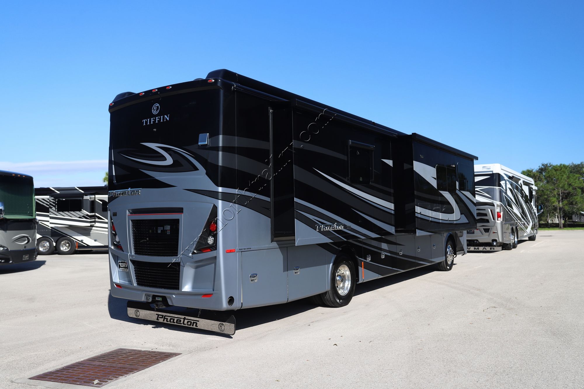 New 2024 Tiffin Motor Homes Phaeton 40IH Class A  For Sale