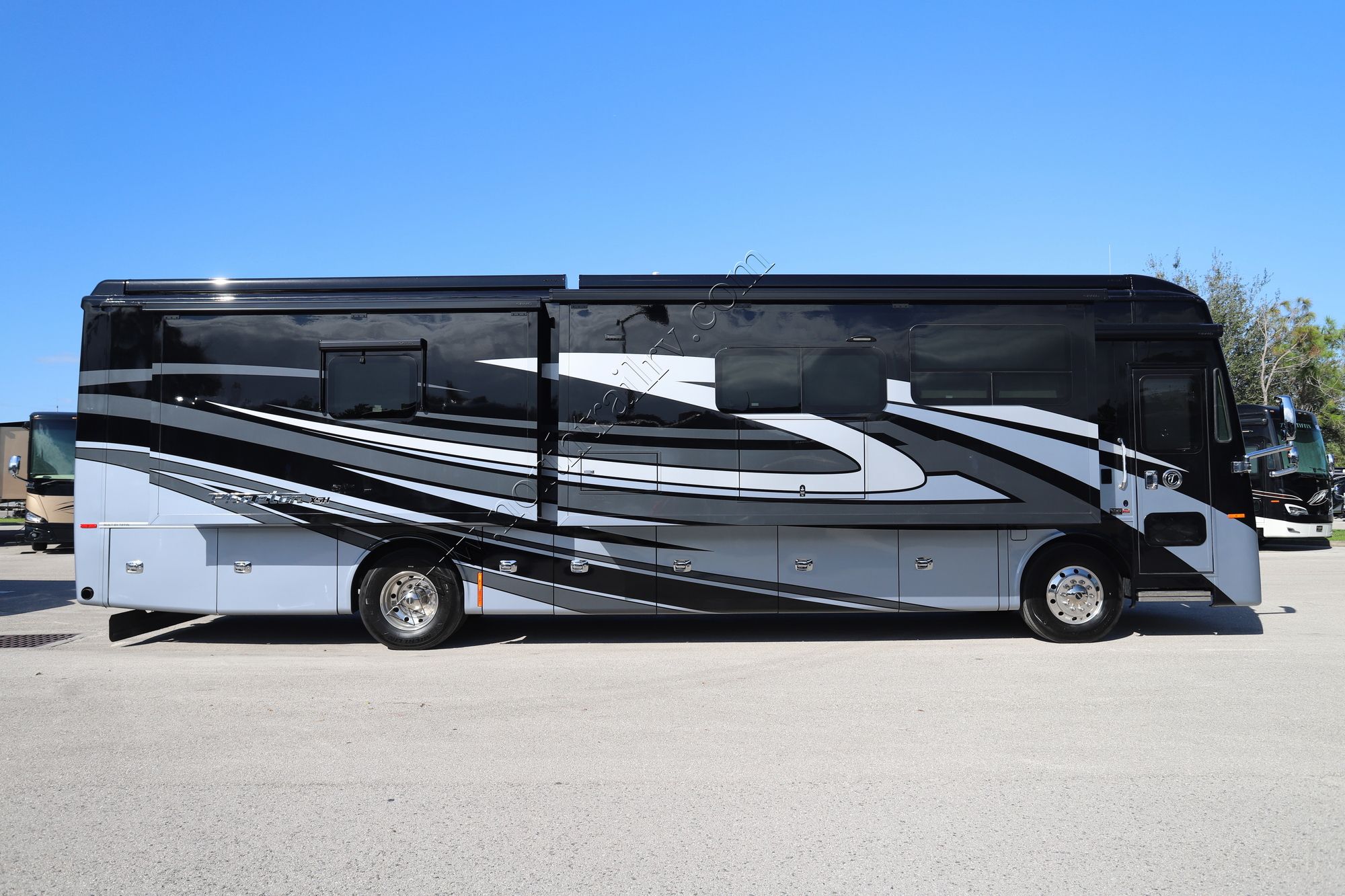 New 2024 Tiffin Motor Homes Phaeton 40IH Class A  For Sale