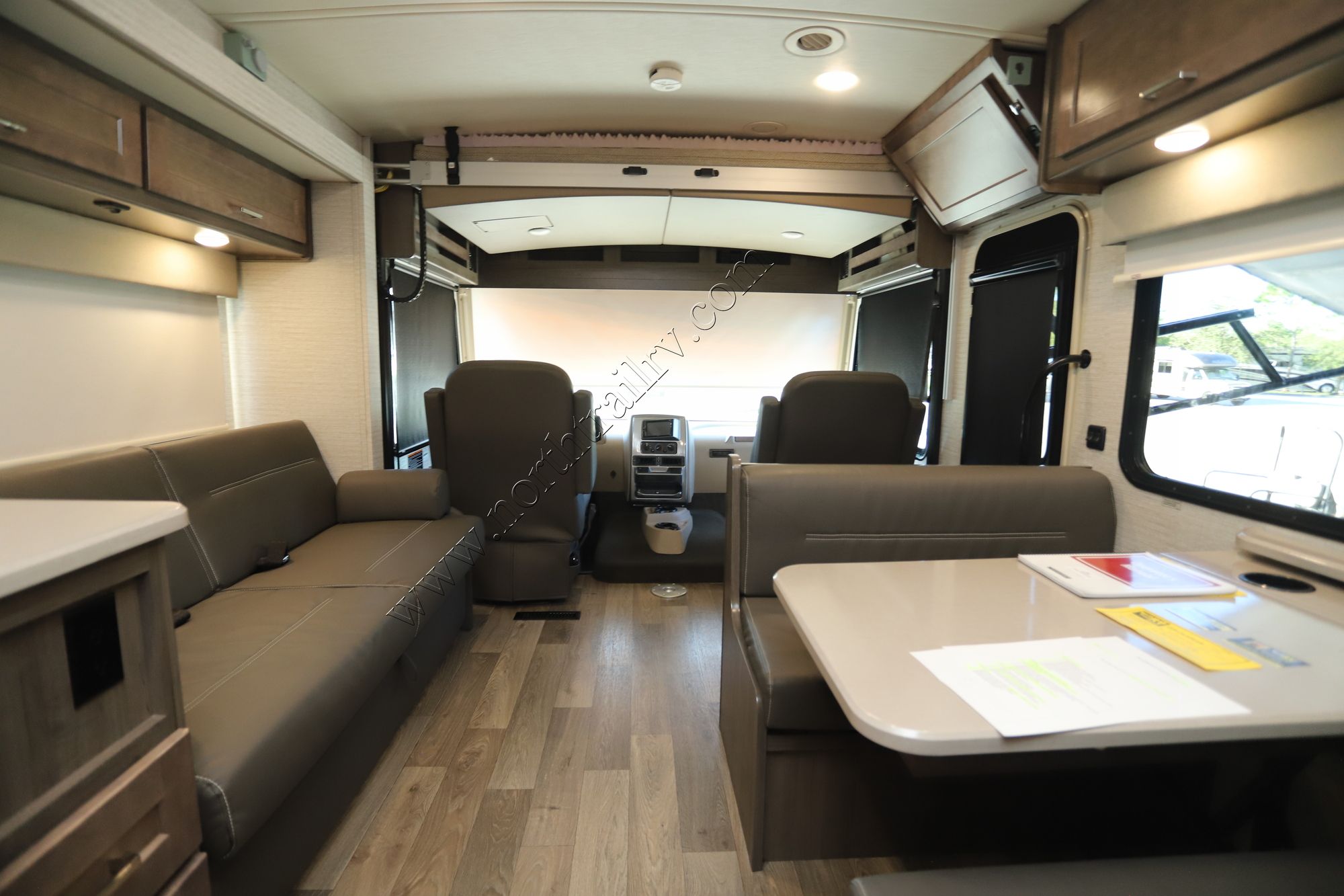 Used 2020 Winnebago Sun Star 29V Class A  For Sale