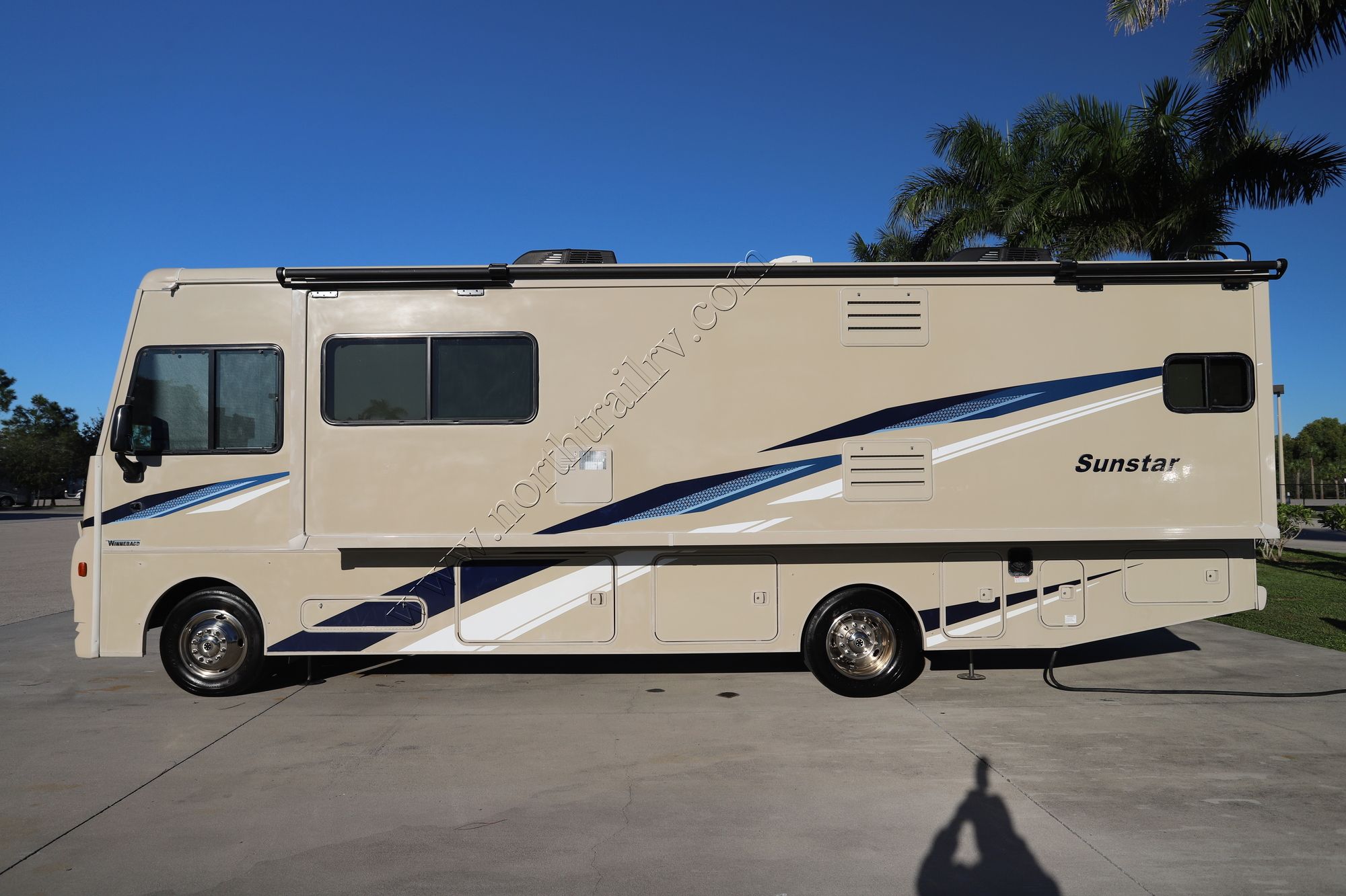 Used 2020 Winnebago Sun Star 29V Class A  For Sale