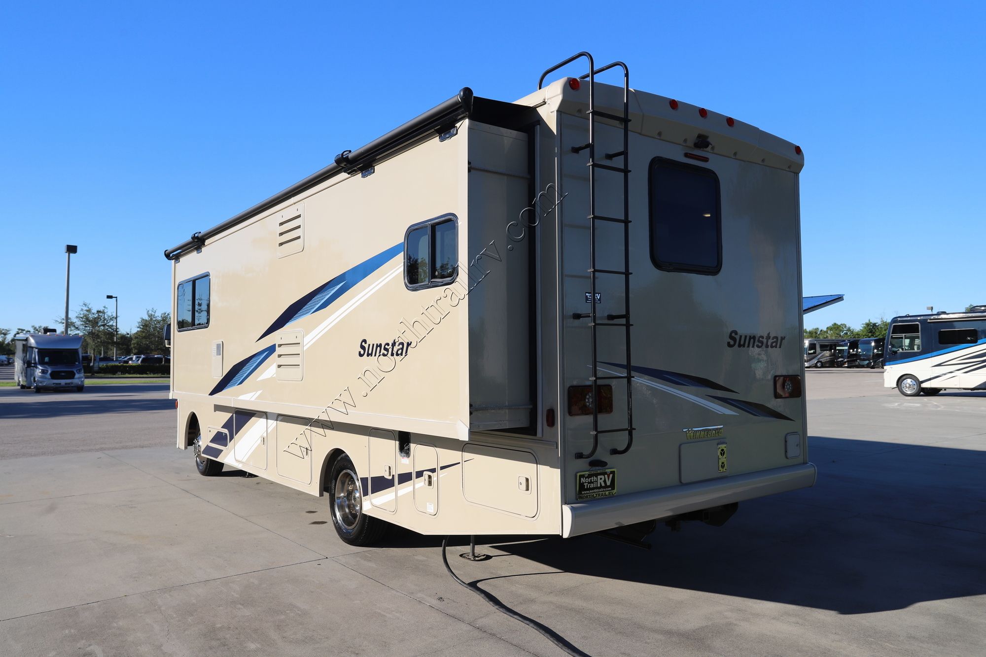 Used 2020 Winnebago Sun Star 29V Class A  For Sale