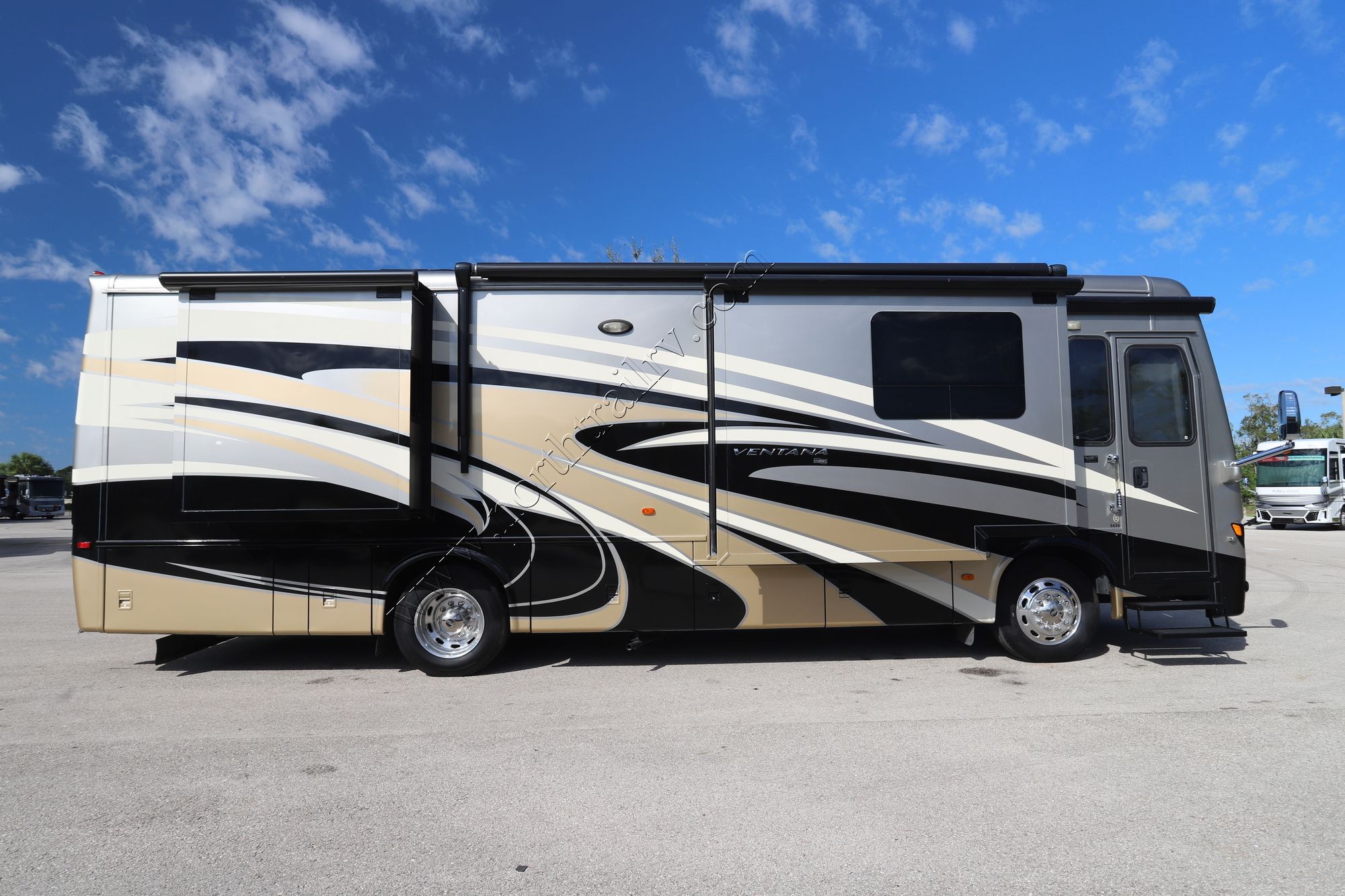 Used 2015 Newmar Ventana 3436 Class A  For Sale