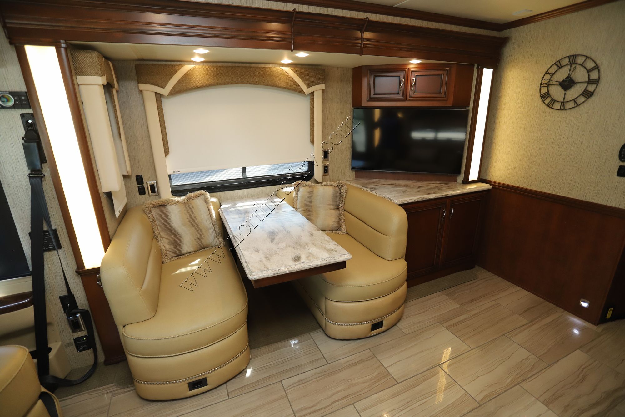 Used 2015 Newmar Ventana 3436 Class A  For Sale