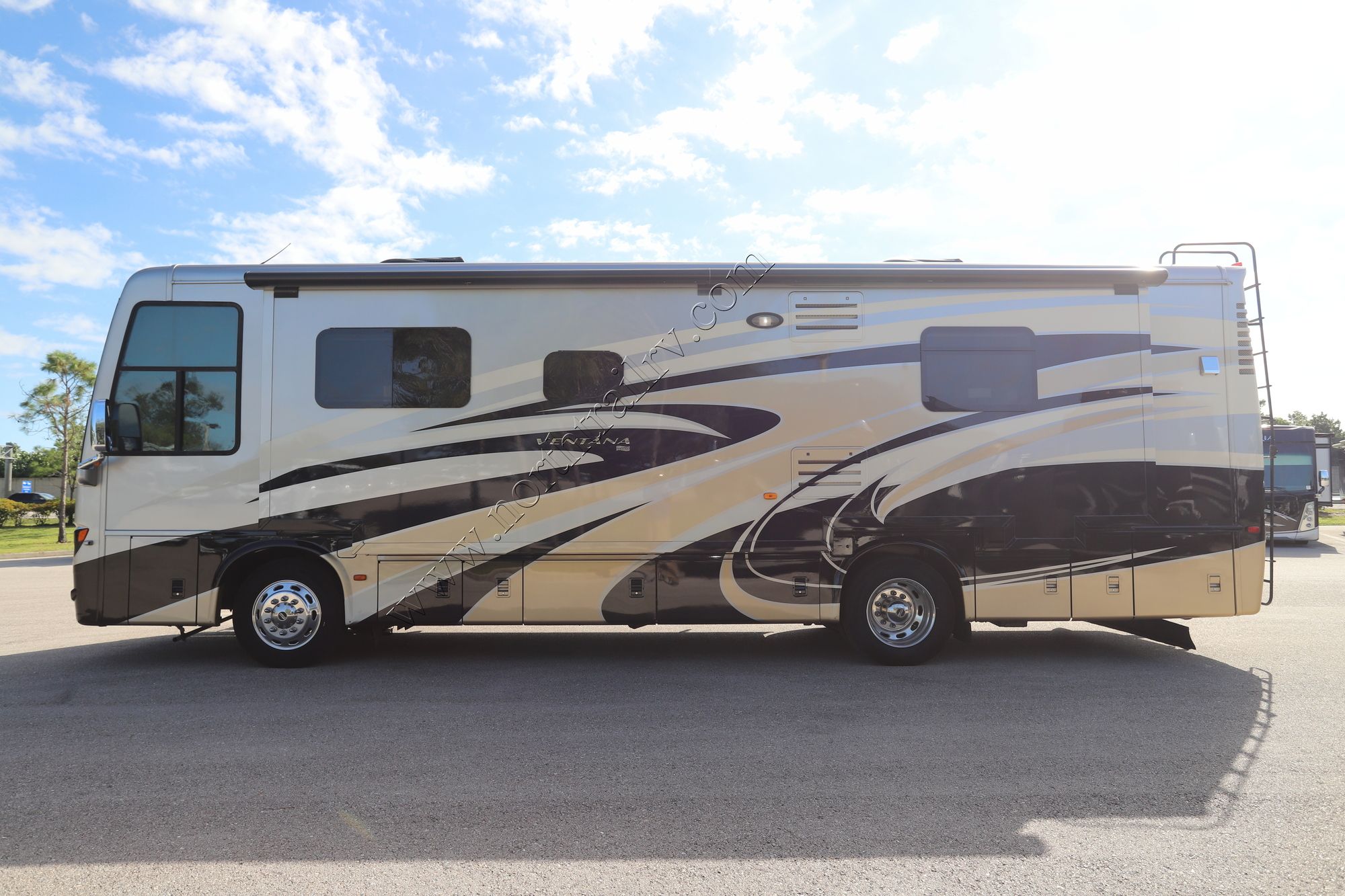 Used 2015 Newmar Ventana 3436 Class A  For Sale