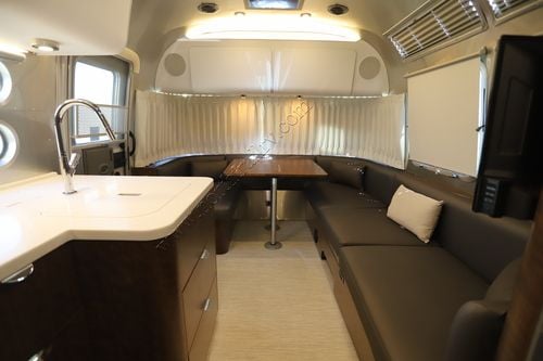 2023 Airstream Globetrotter 27FB TWIN Travel Trailer