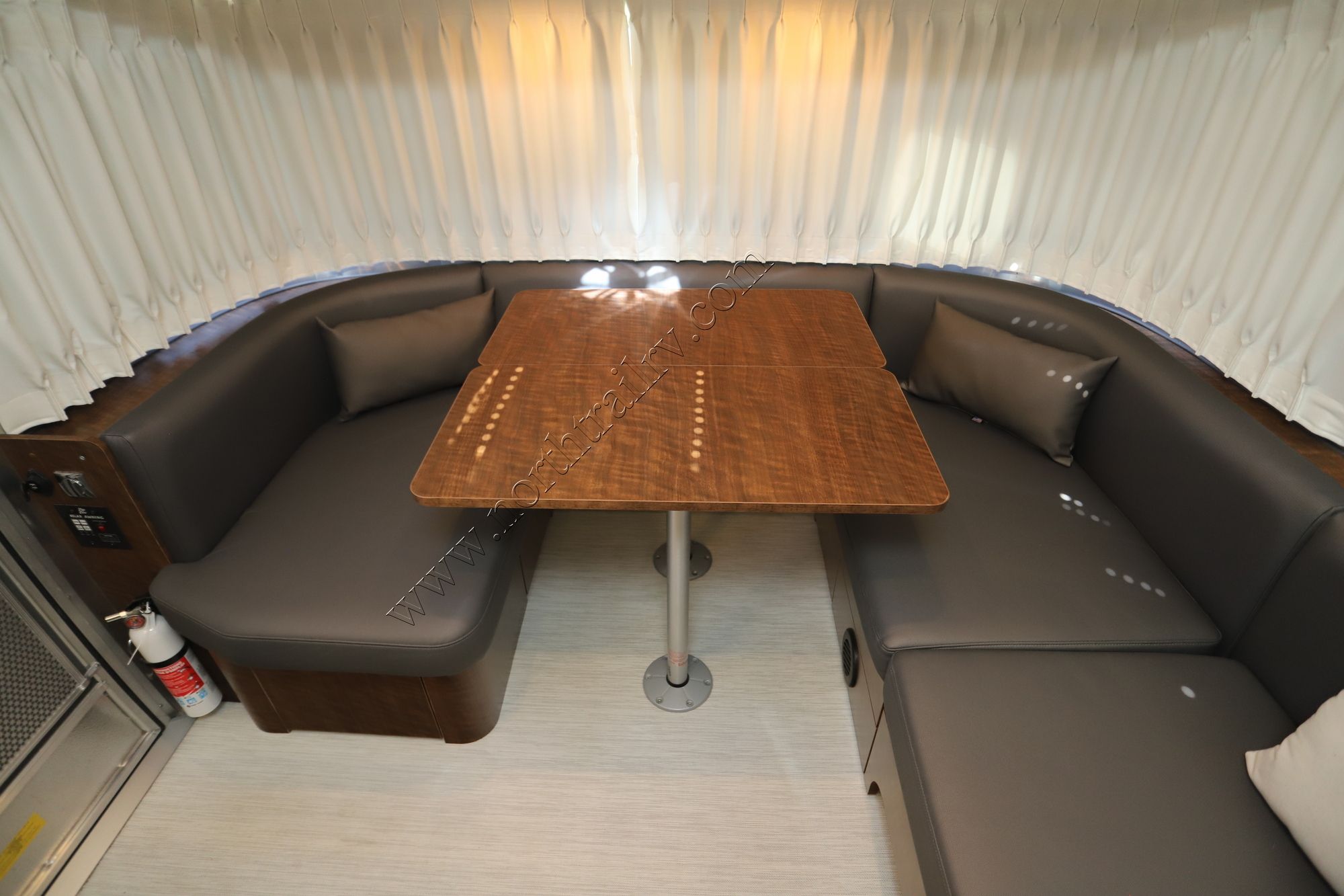 Used 2023 Airstream Globetrotter 27FB TWIN Travel Trailer  For Sale