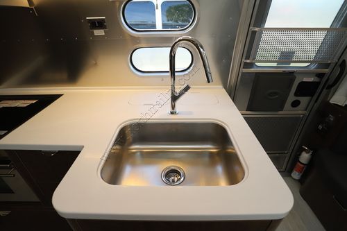 2023 Airstream Globetrotter 27FB TWIN