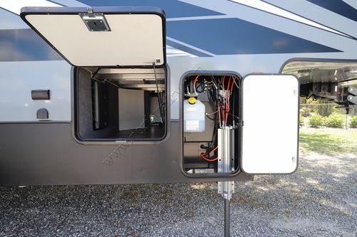 2020 Keystone Raptor 351