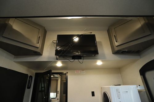 2020 Keystone Raptor 351