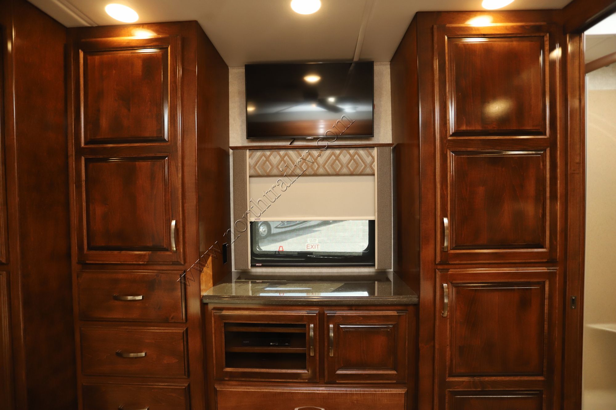 Used 2022 Renegade Rv Verona Le 40LRB Super C  For Sale