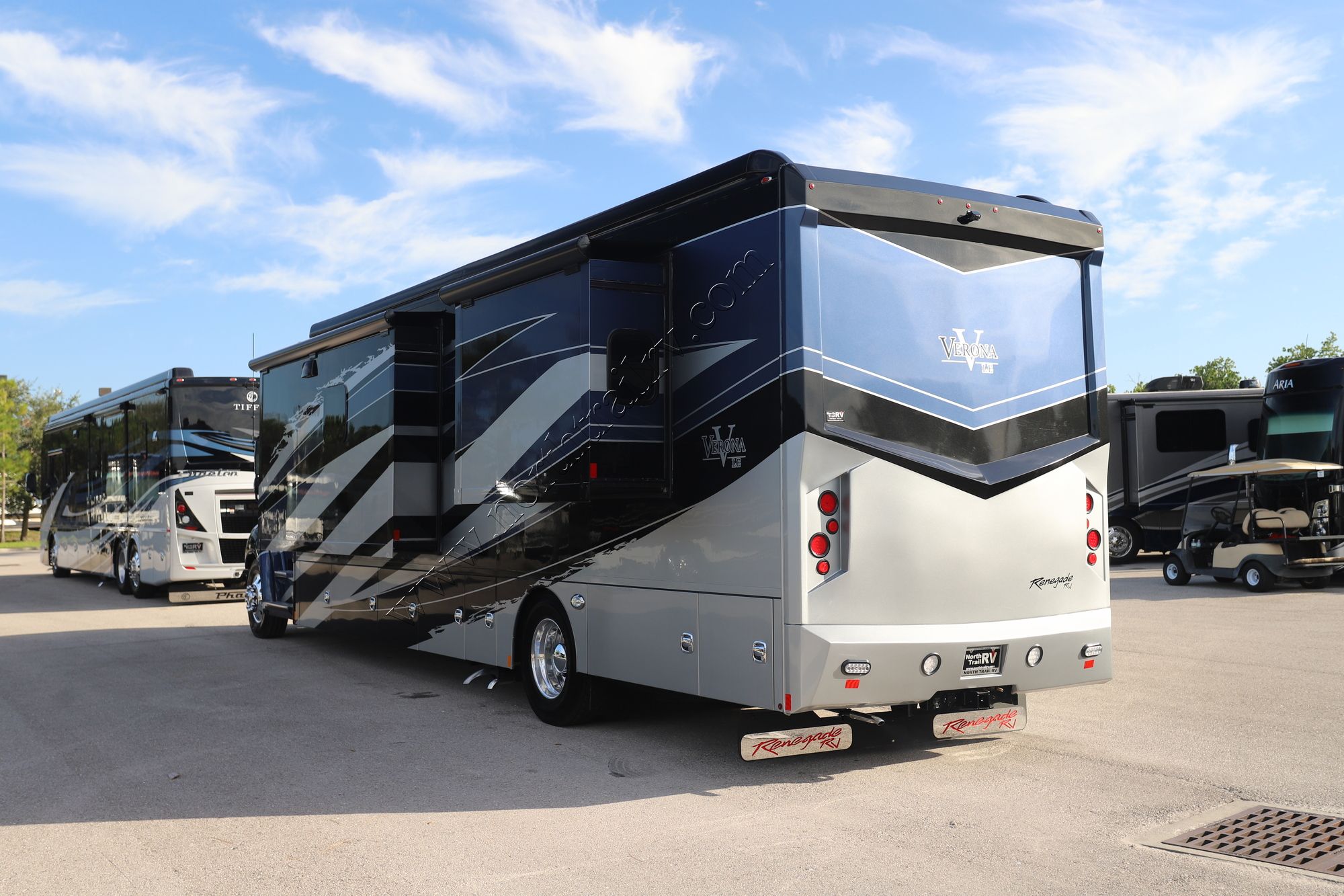 Used 2022 Renegade Rv Verona Le 40LRB Super C  For Sale