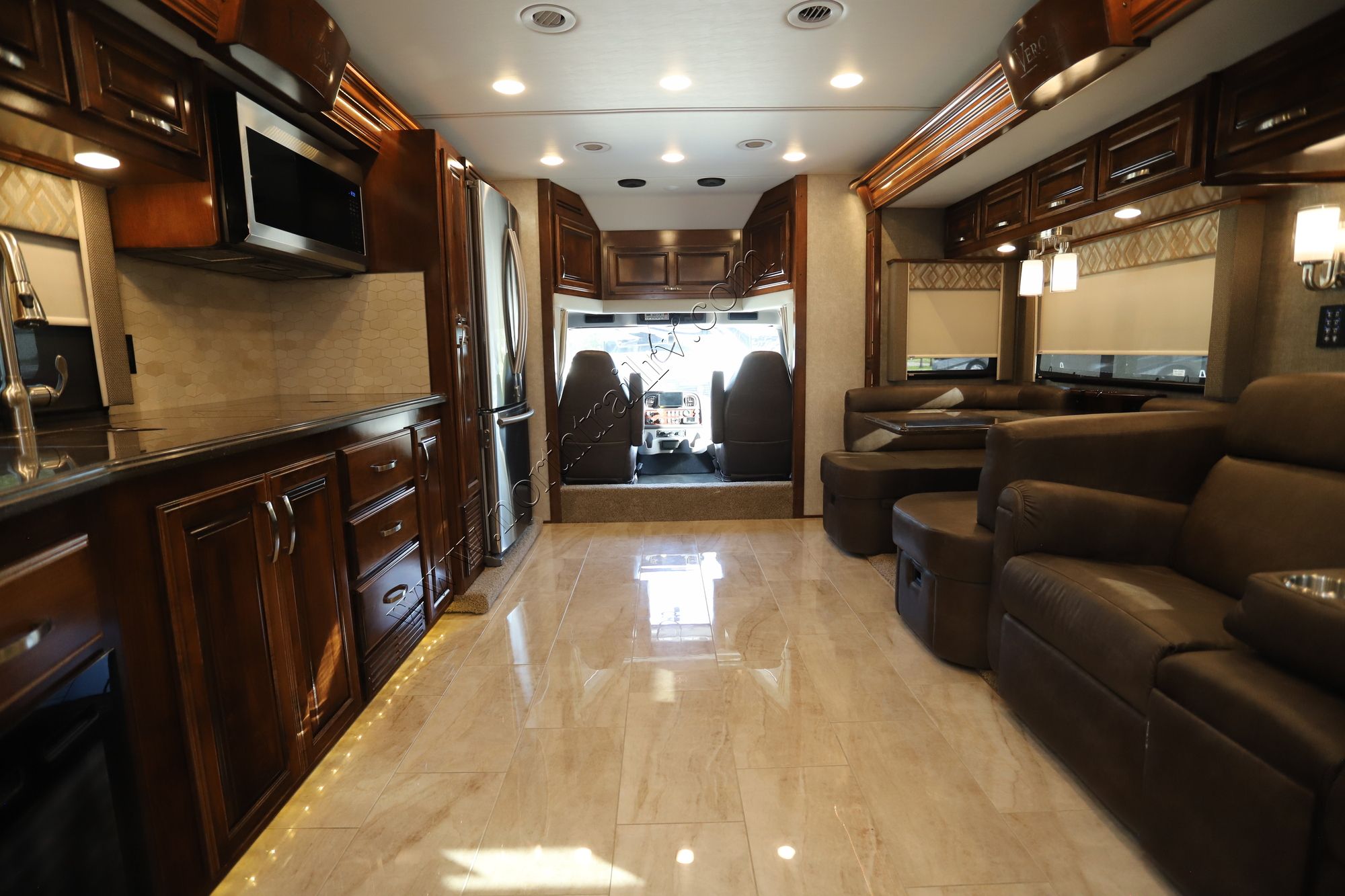 Used 2022 Renegade Rv Verona Le 40LRB Super C  For Sale