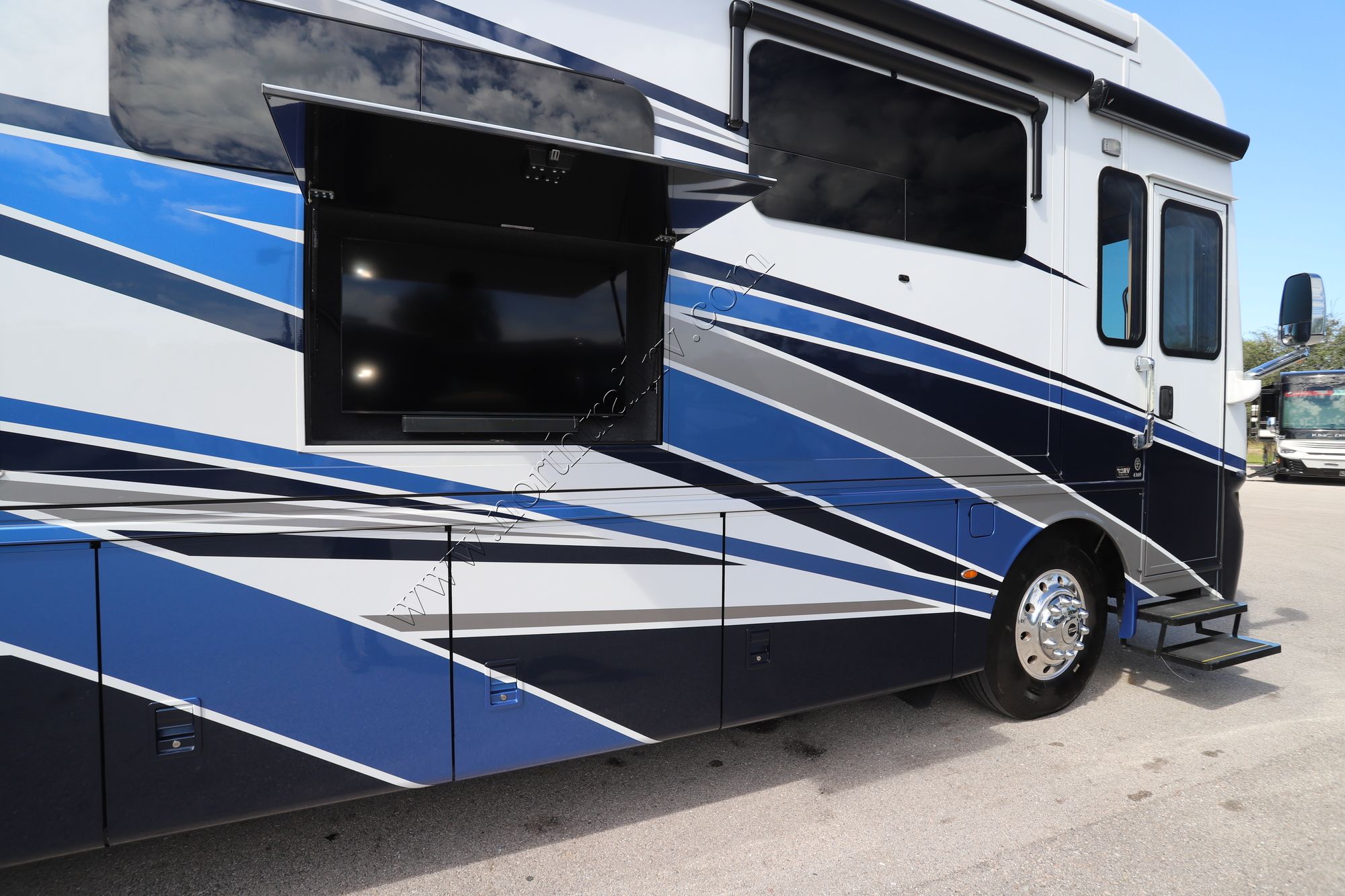 Used 2022 Newmar Ventana 4369 Class A  For Sale