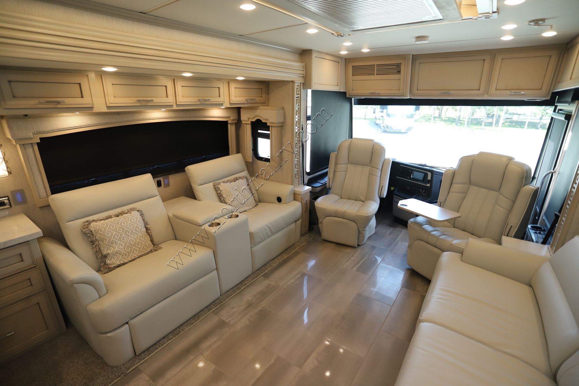 Used 2022 Newmar Ventana 4369 Class A  For Sale