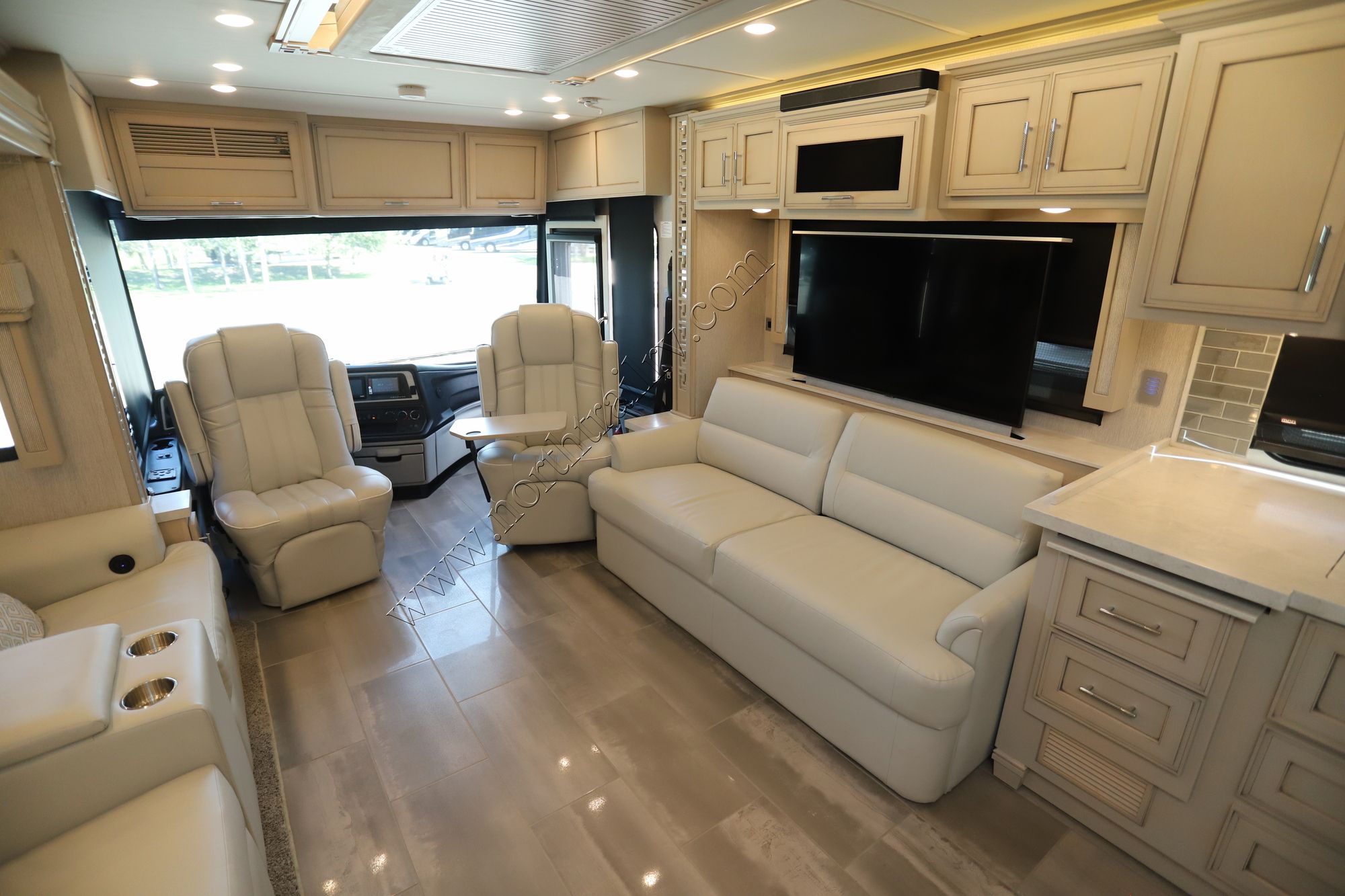 Used 2022 Newmar Ventana 4369 Class A  For Sale