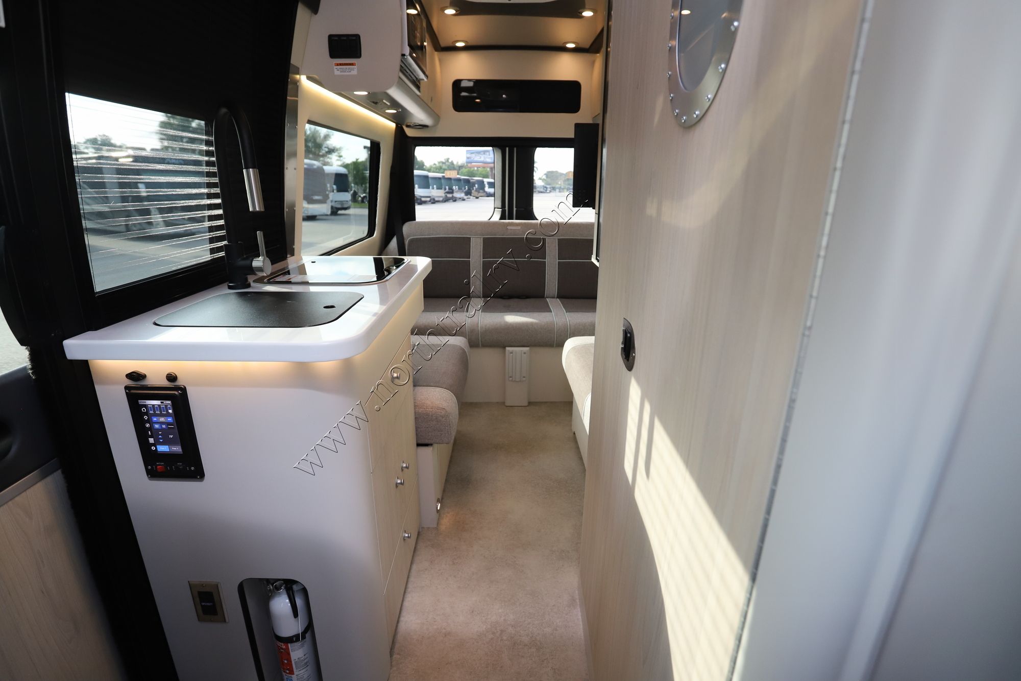2024 Airstream Interstate 19SE 6CYL Class B New  For Sale