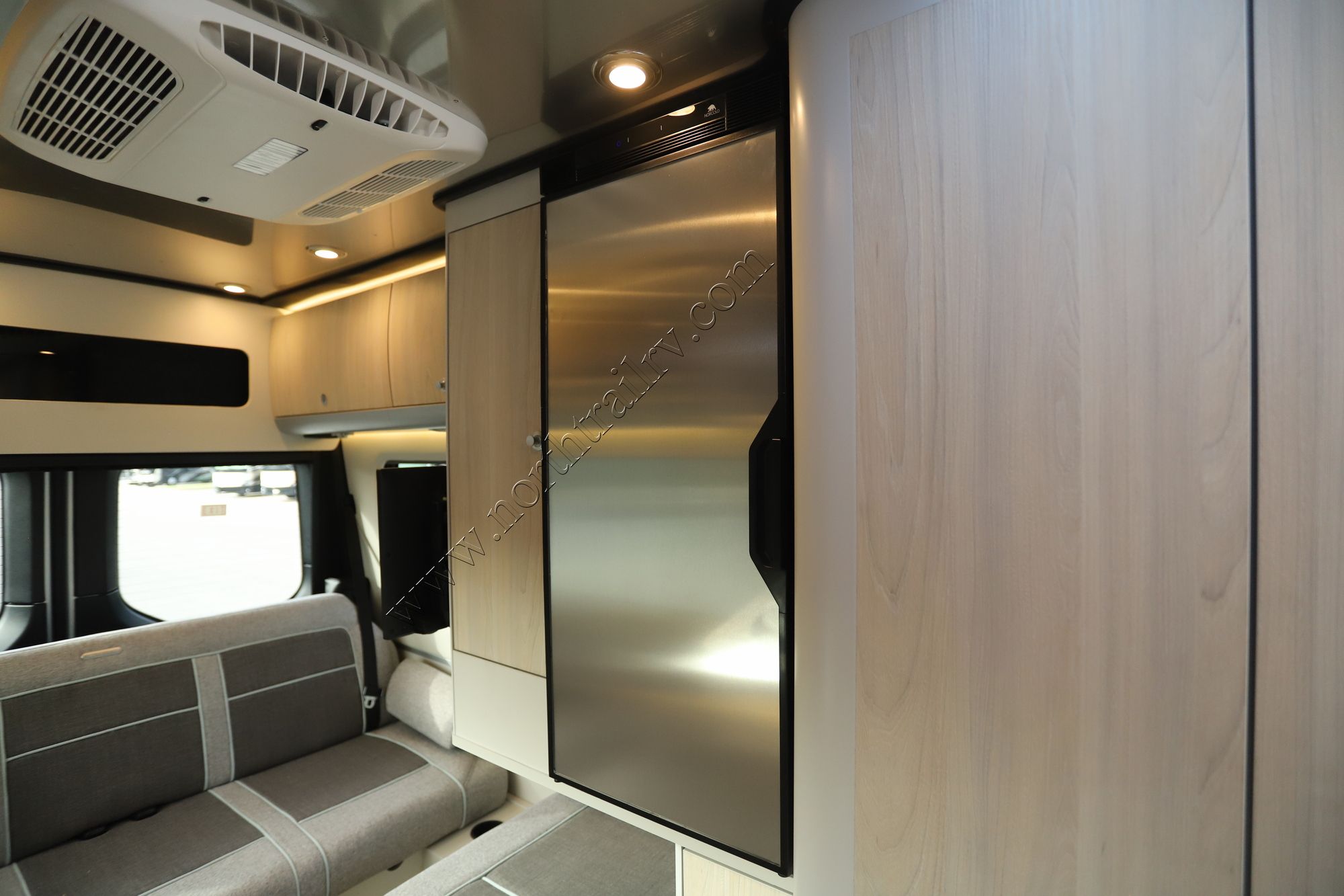 2024 Airstream Interstate 19SE 6CYL Class B New  For Sale