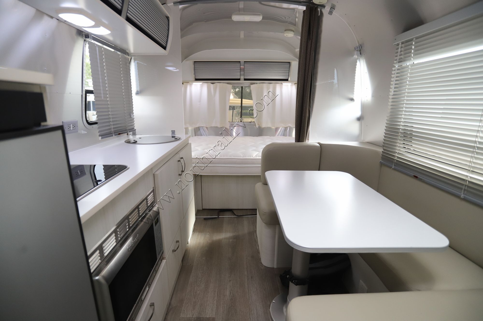 2016 Airstream Sport 22FB Travel Trailer Used  For Sale