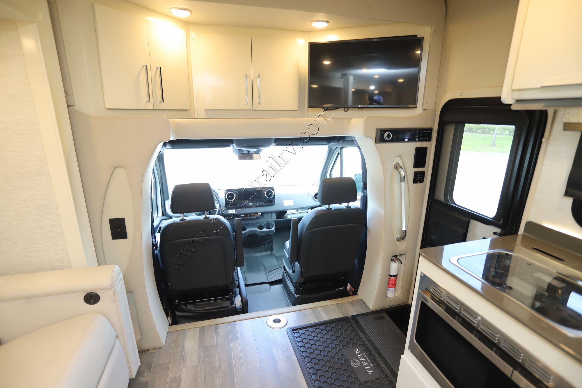 Used 2020 Tiffin Motor Homes Wayfarer 25RW Class C  For Sale