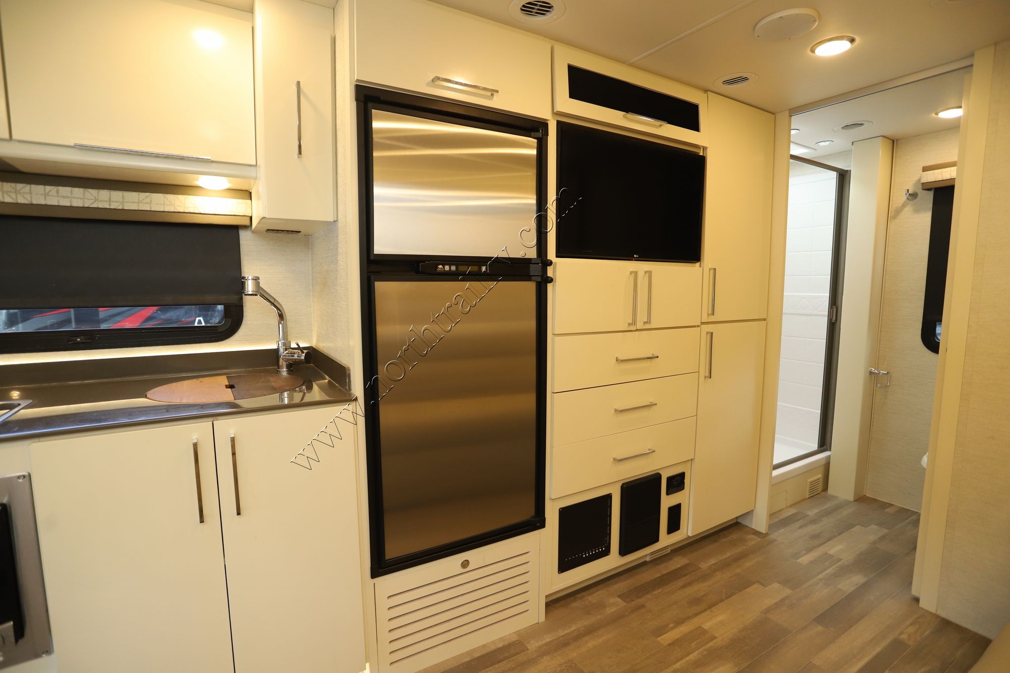 Used 2020 Tiffin Motor Homes Wayfarer 25RW Class C  For Sale