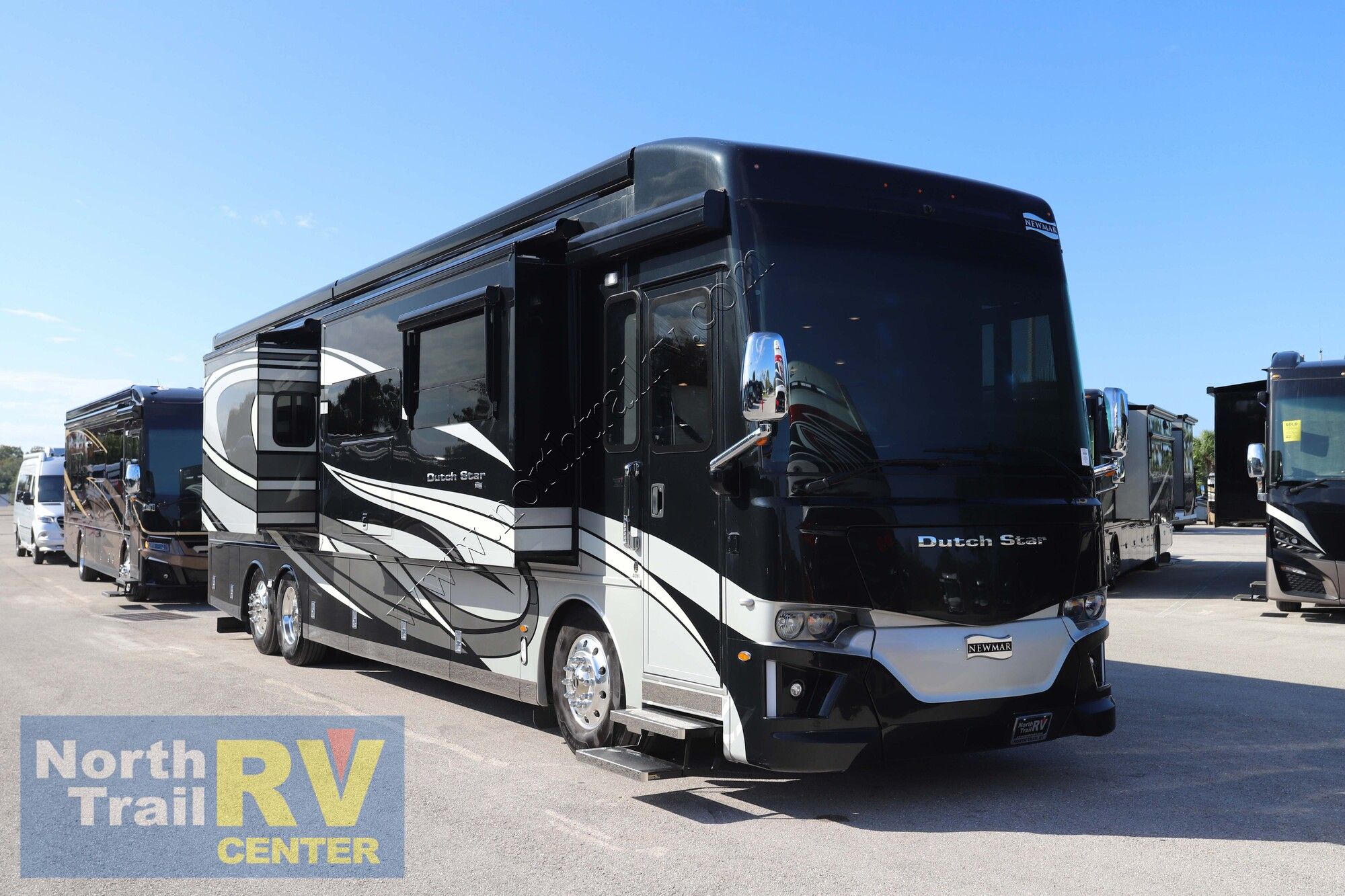 Used 2022 Newmar Dutch Star 4081 Class A  For Sale